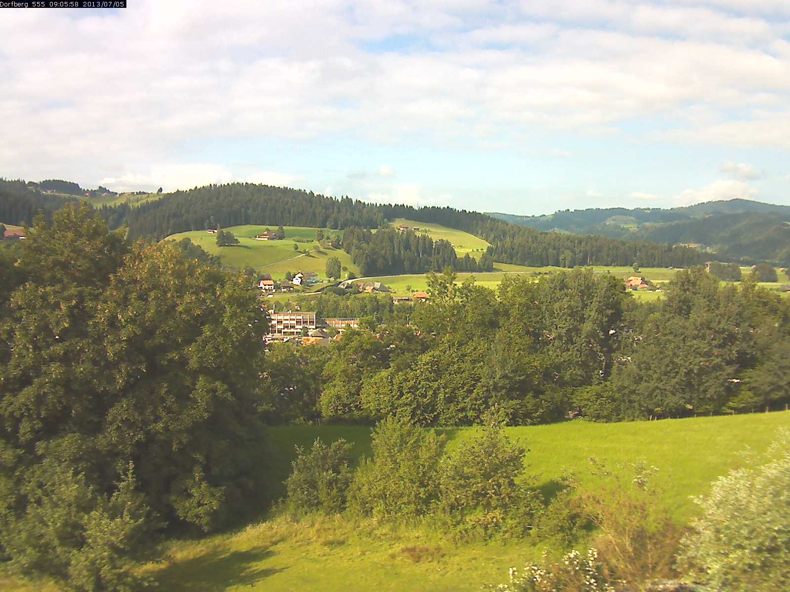Webcam-Bild: Aussicht vom Dorfberg in Langnau 20130705-090600