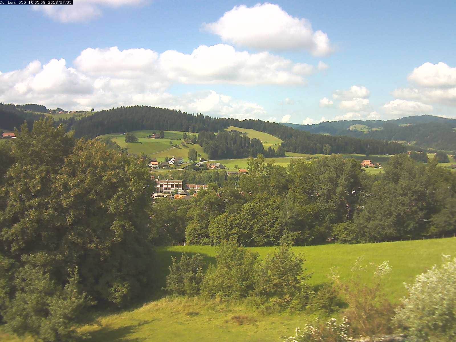Webcam-Bild: Aussicht vom Dorfberg in Langnau 20130705-100600