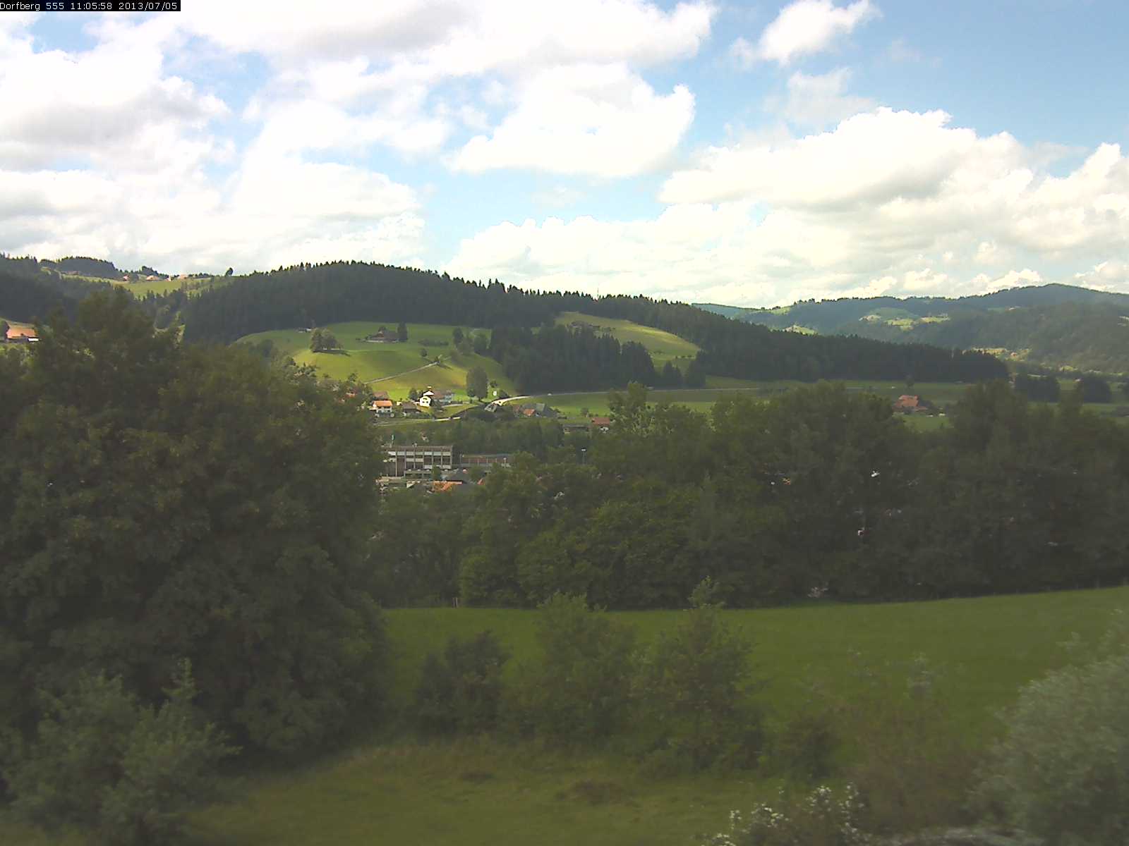Webcam-Bild: Aussicht vom Dorfberg in Langnau 20130705-110600
