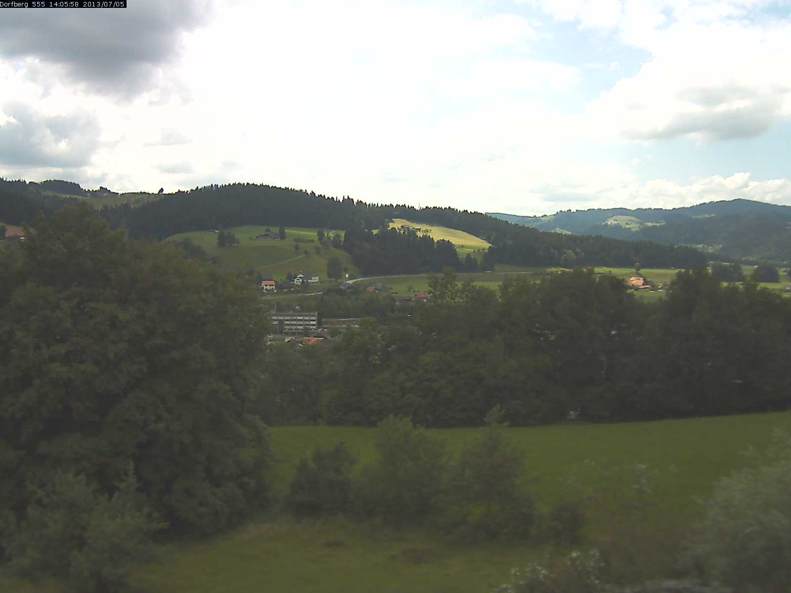 Webcam-Bild: Aussicht vom Dorfberg in Langnau 20130705-140600