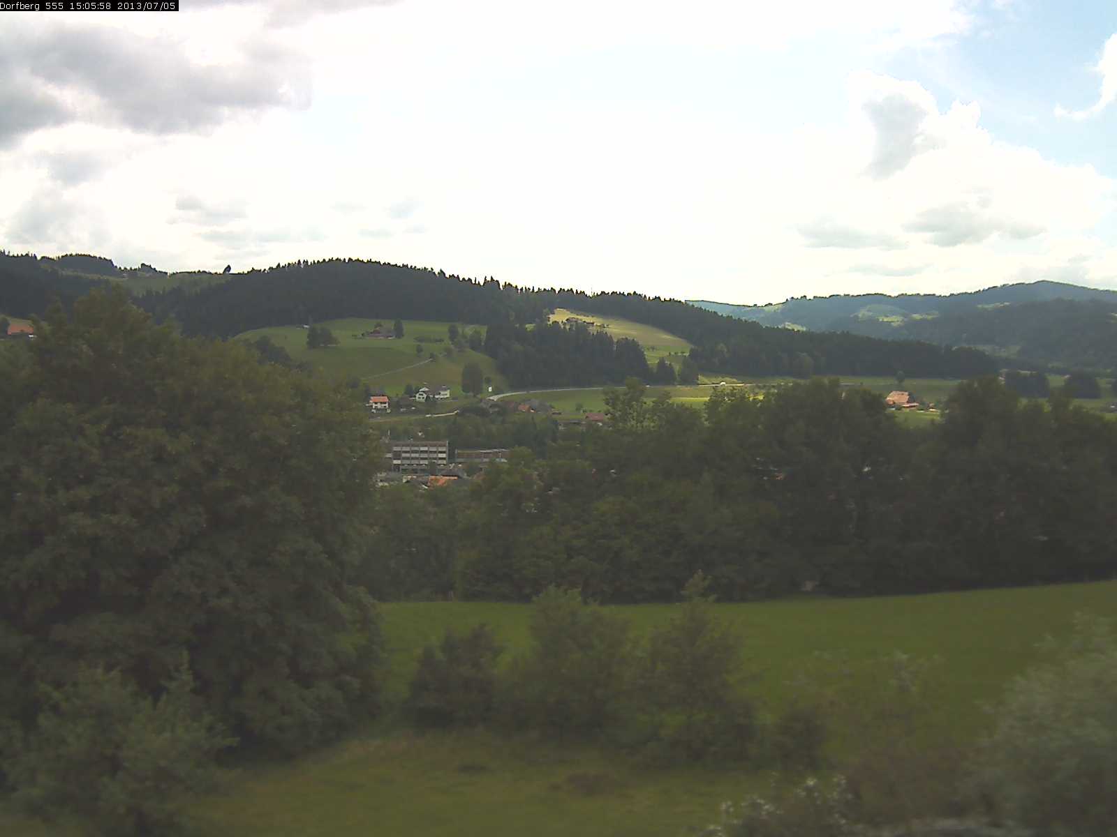 Webcam-Bild: Aussicht vom Dorfberg in Langnau 20130705-150600