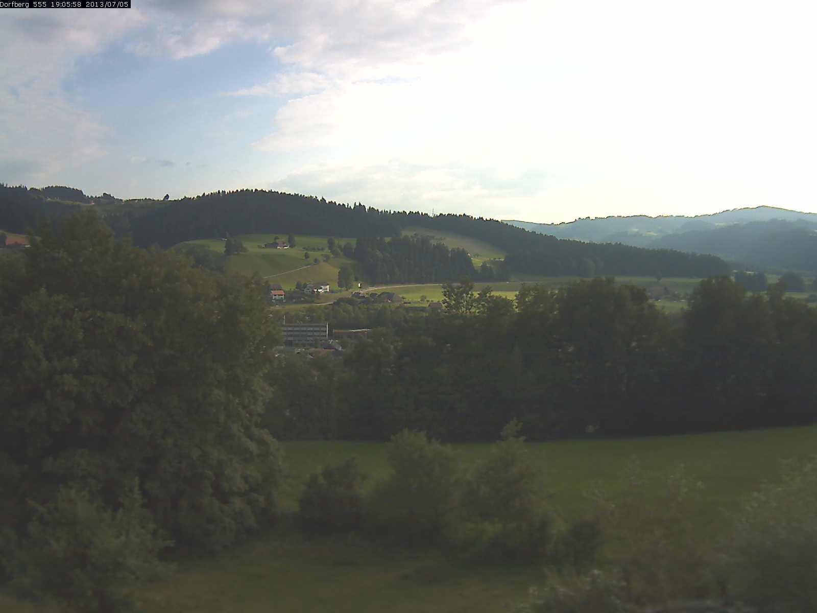 Webcam-Bild: Aussicht vom Dorfberg in Langnau 20130705-190600