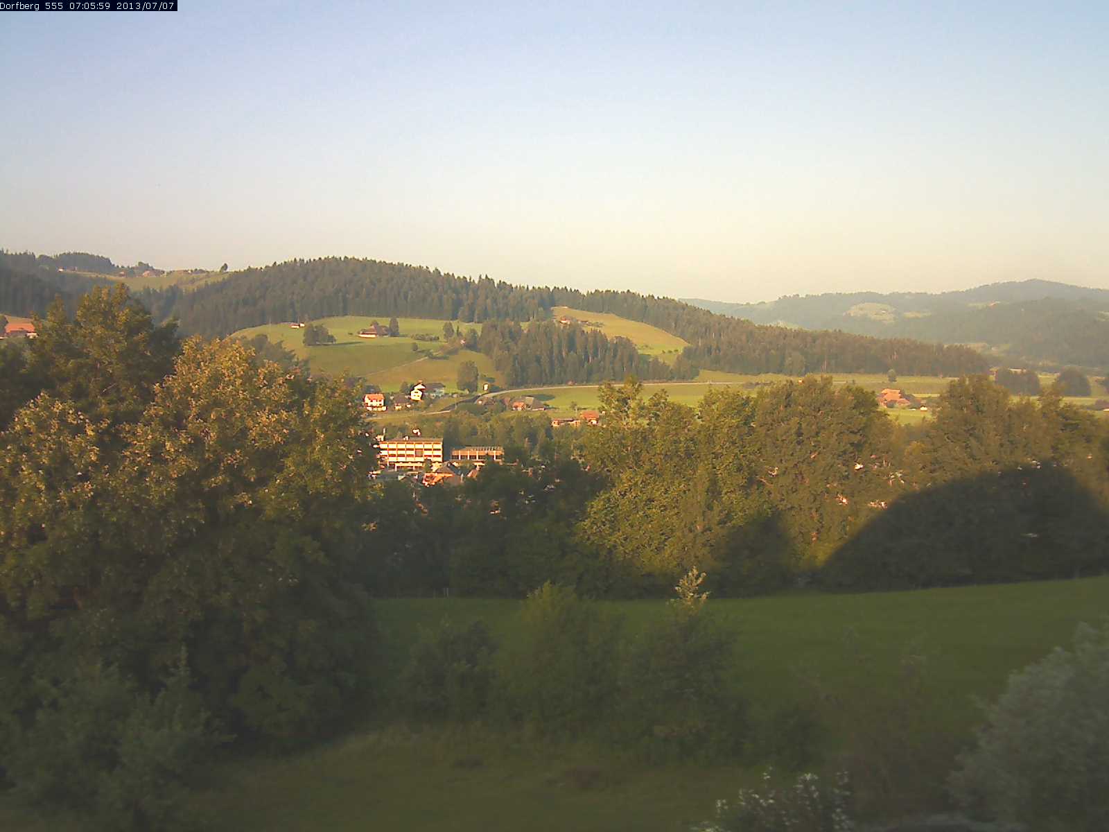Webcam-Bild: Aussicht vom Dorfberg in Langnau 20130707-070600