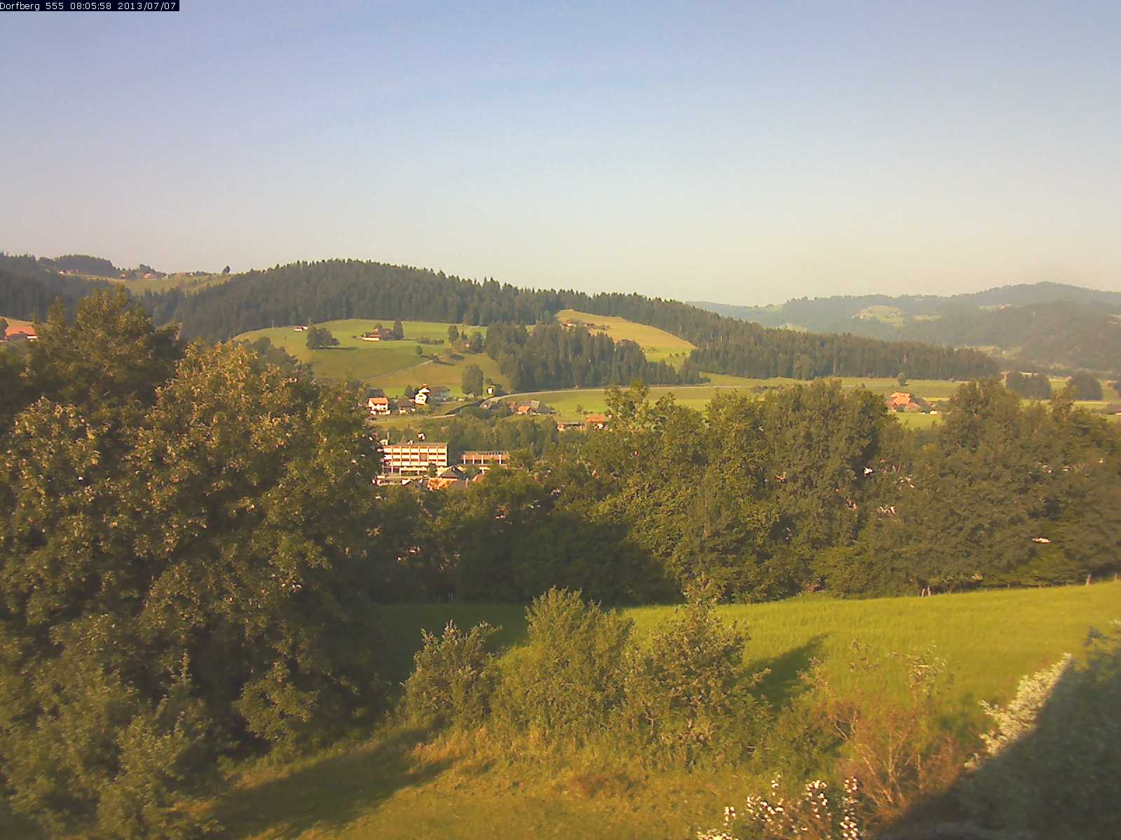 Webcam-Bild: Aussicht vom Dorfberg in Langnau 20130707-080600