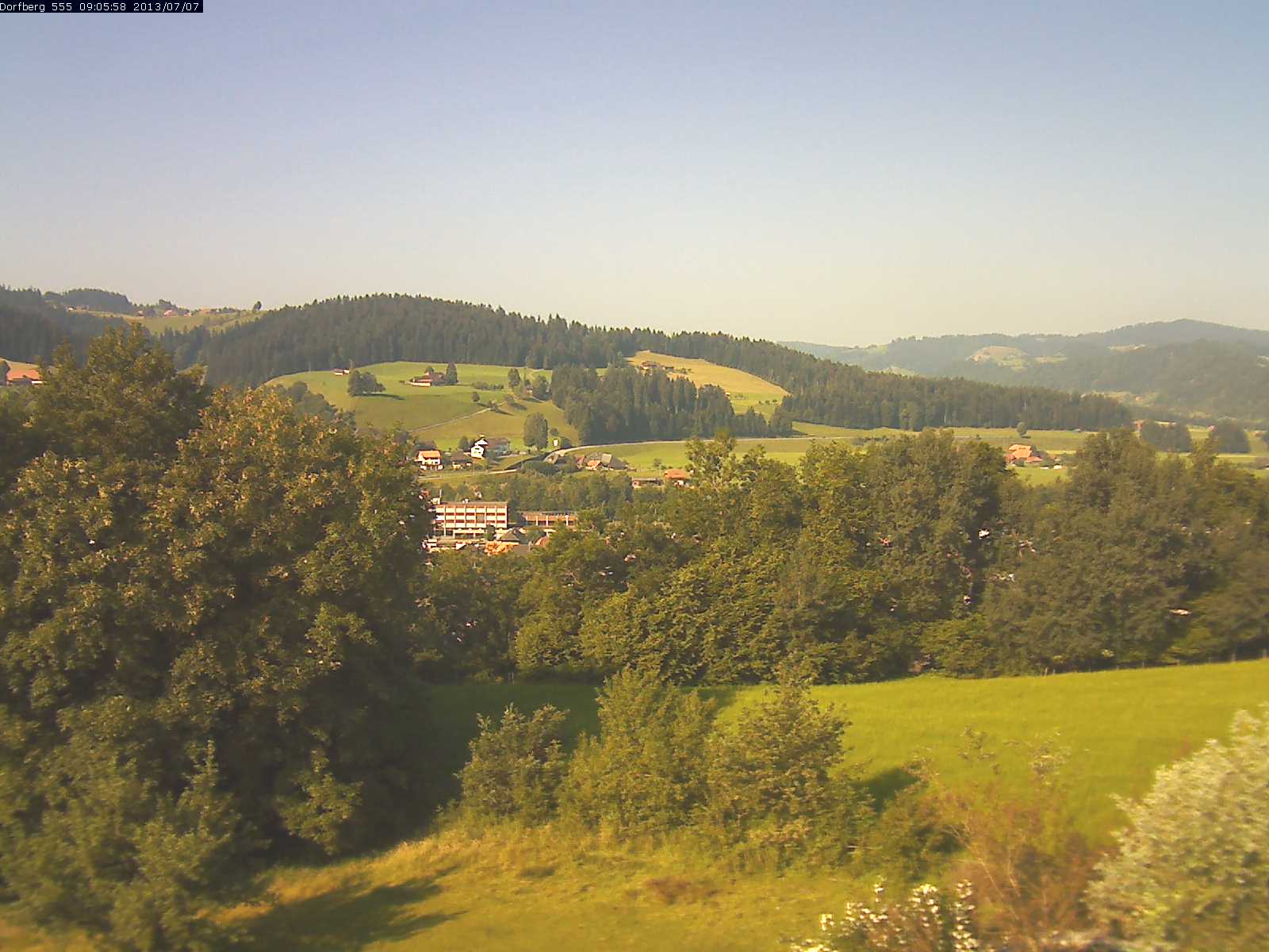 Webcam-Bild: Aussicht vom Dorfberg in Langnau 20130707-090600