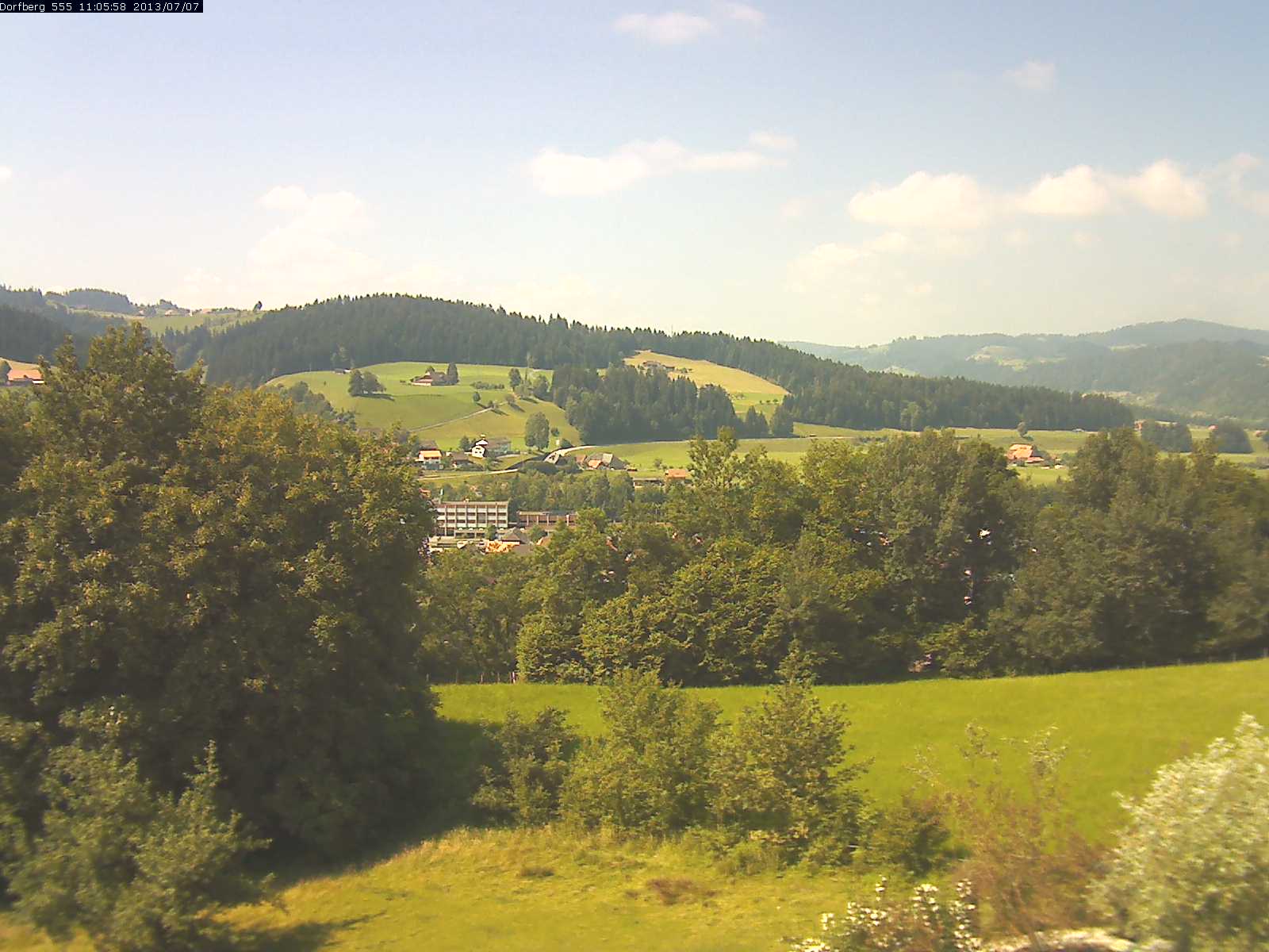Webcam-Bild: Aussicht vom Dorfberg in Langnau 20130707-110600