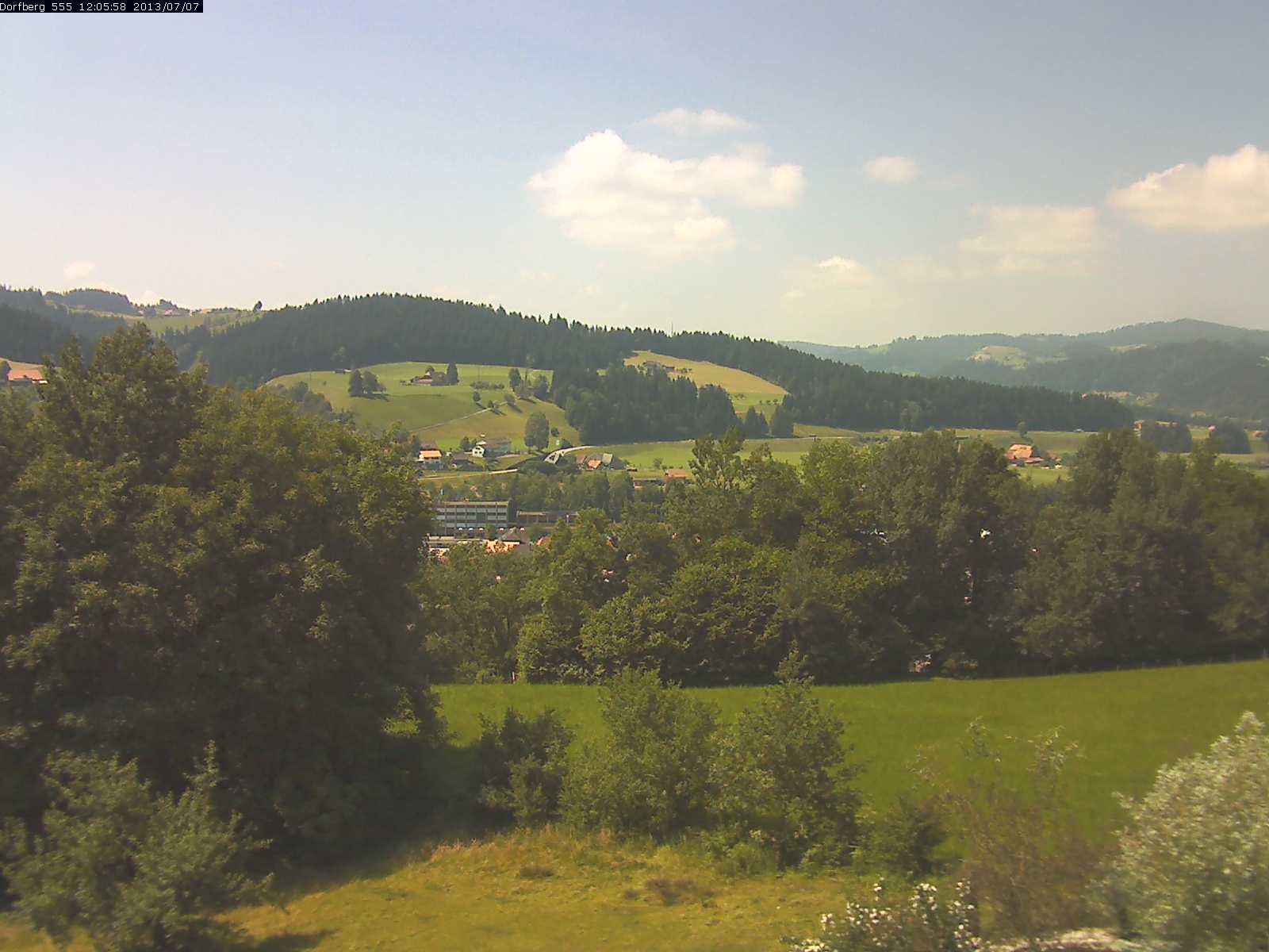 Webcam-Bild: Aussicht vom Dorfberg in Langnau 20130707-120600