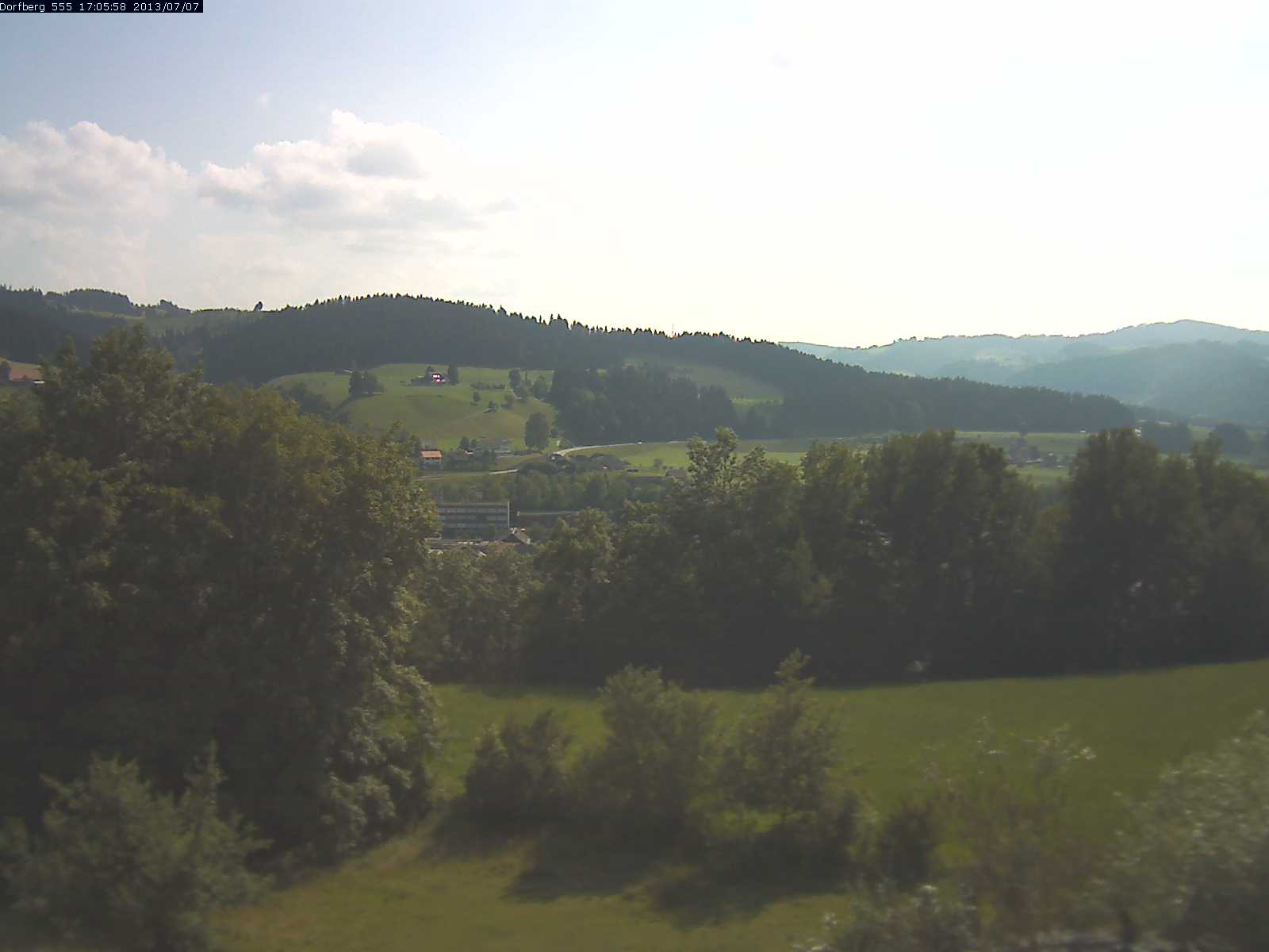Webcam-Bild: Aussicht vom Dorfberg in Langnau 20130707-170600