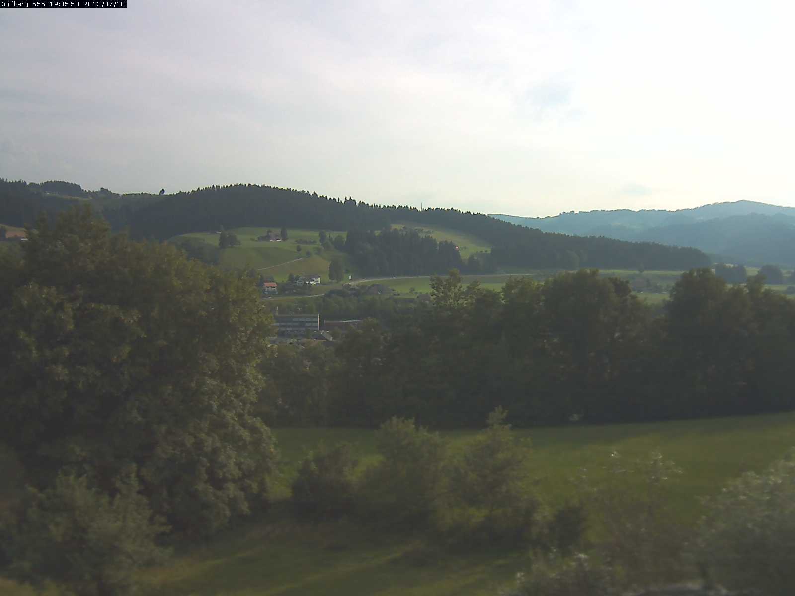 Webcam-Bild: Aussicht vom Dorfberg in Langnau 20130710-190600