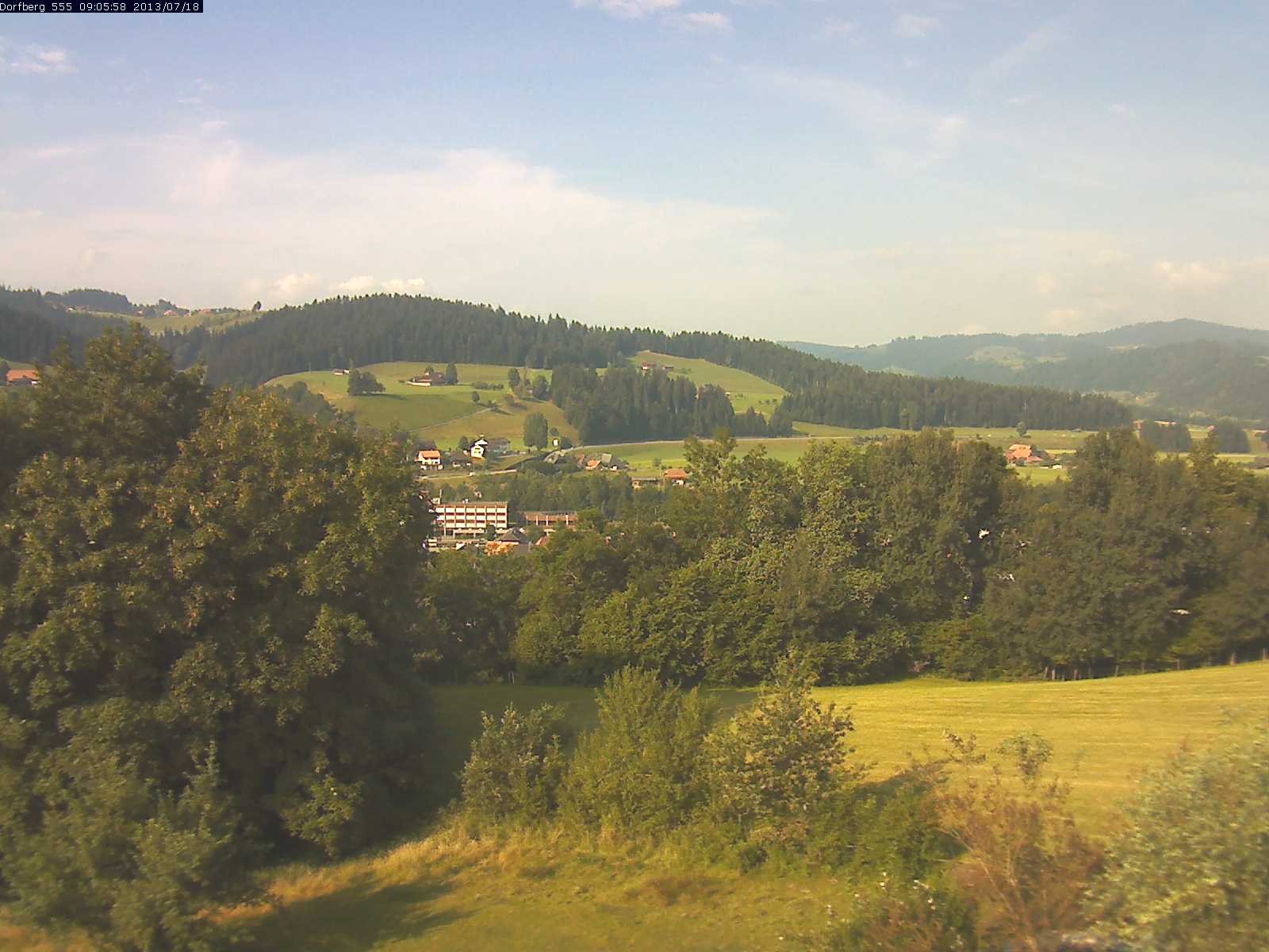 Webcam-Bild: Aussicht vom Dorfberg in Langnau 20130718-090600