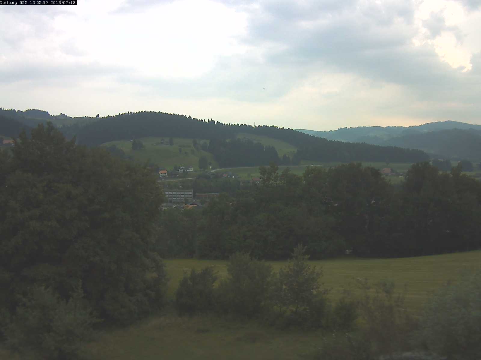Webcam-Bild: Aussicht vom Dorfberg in Langnau 20130718-190600