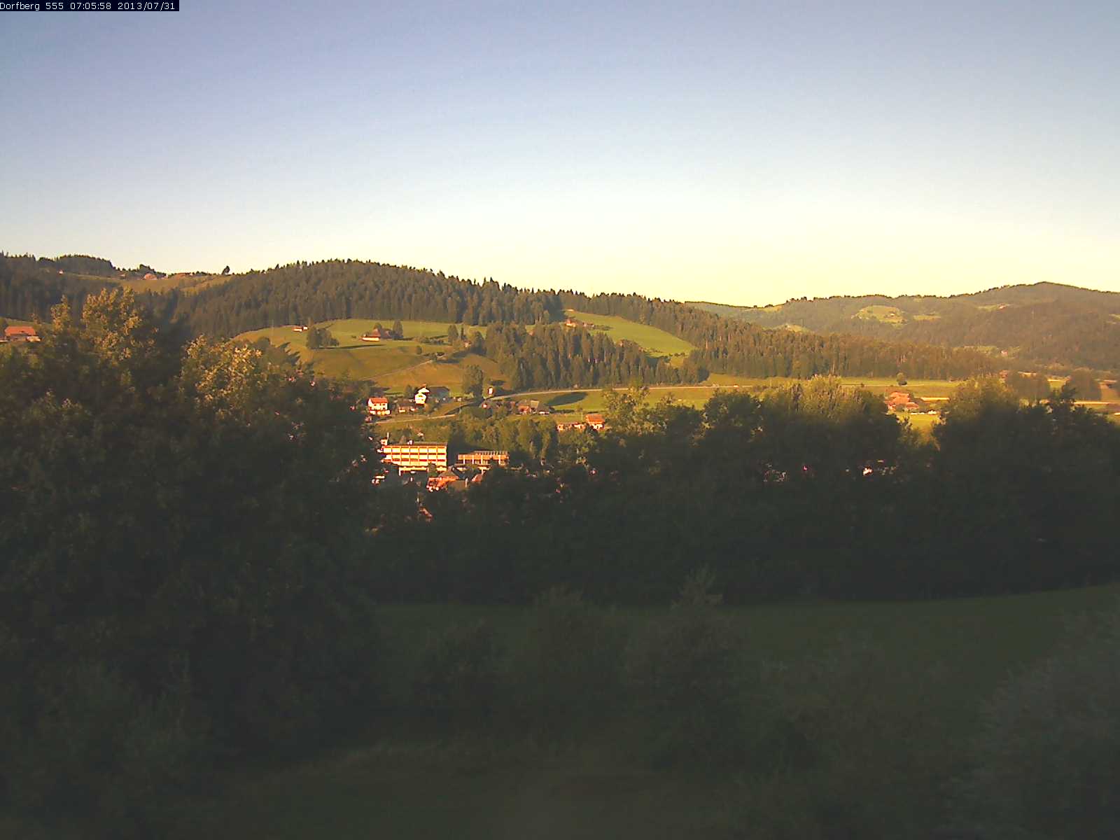 Webcam-Bild: Aussicht vom Dorfberg in Langnau 20130731-070600