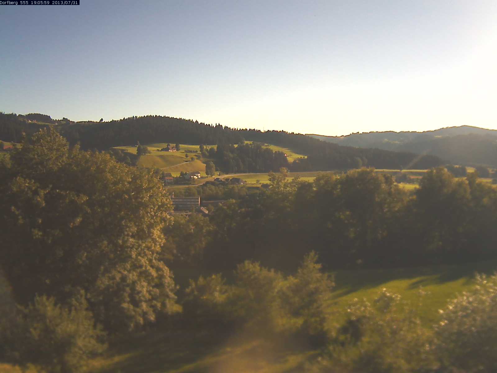 Webcam-Bild: Aussicht vom Dorfberg in Langnau 20130731-190600