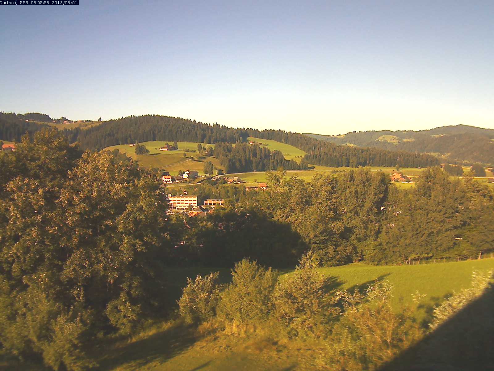 Webcam-Bild: Aussicht vom Dorfberg in Langnau 20130801-080600