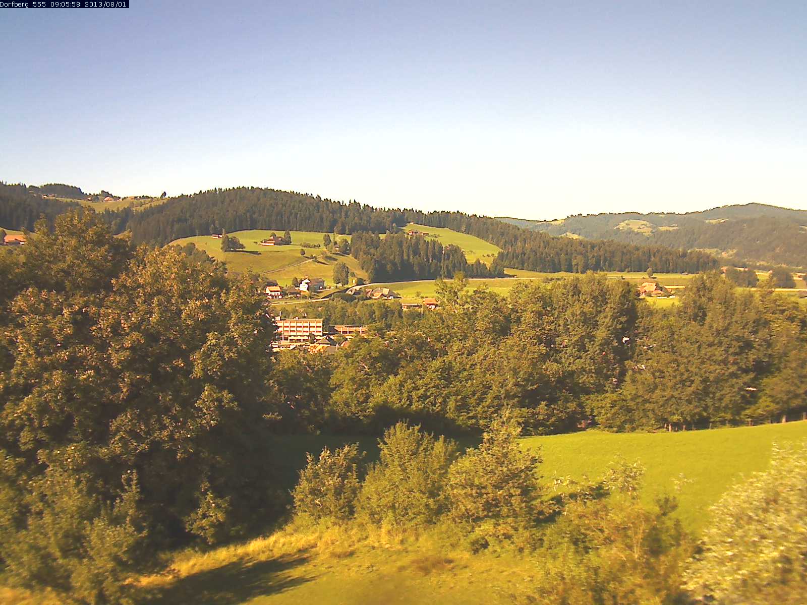 Webcam-Bild: Aussicht vom Dorfberg in Langnau 20130801-090600