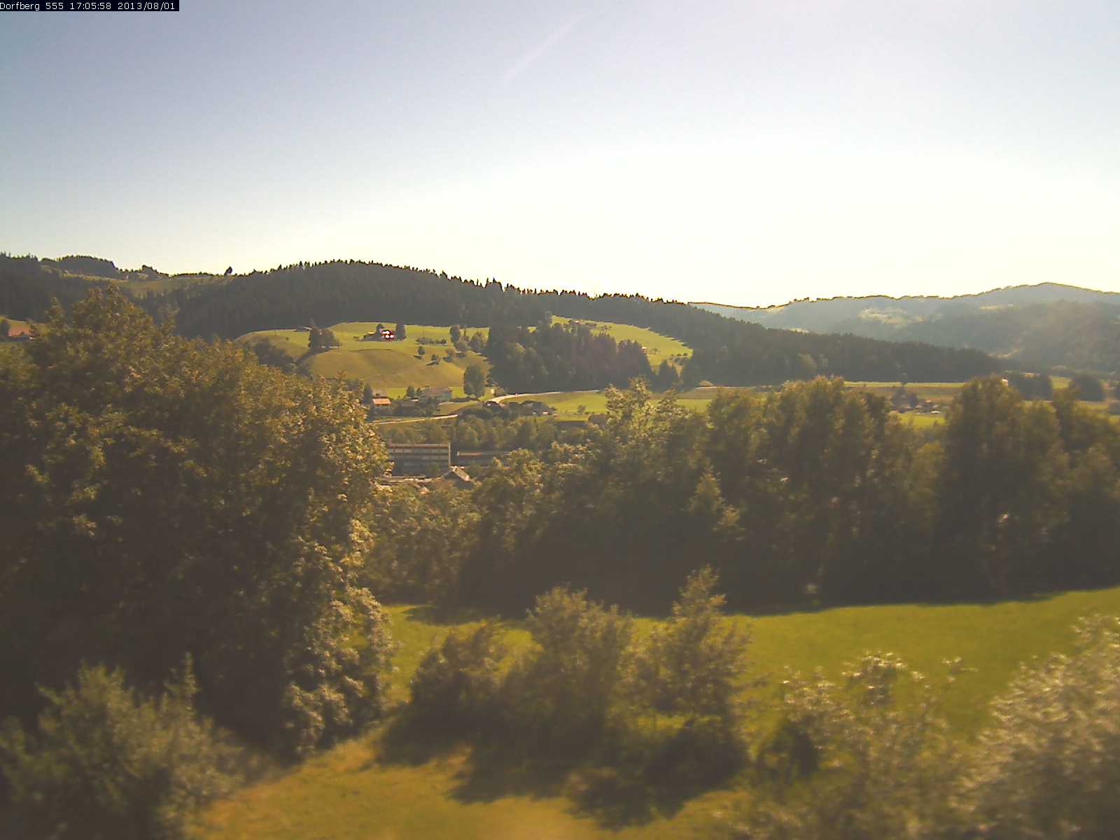 Webcam-Bild: Aussicht vom Dorfberg in Langnau 20130801-170600