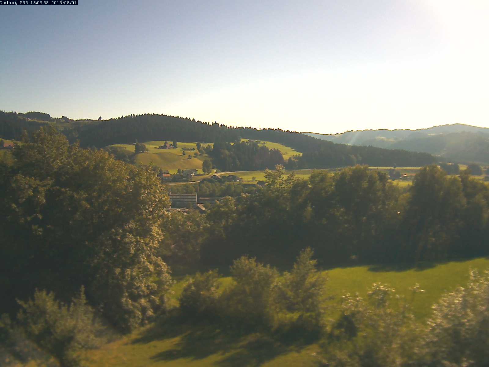 Webcam-Bild: Aussicht vom Dorfberg in Langnau 20130801-180600