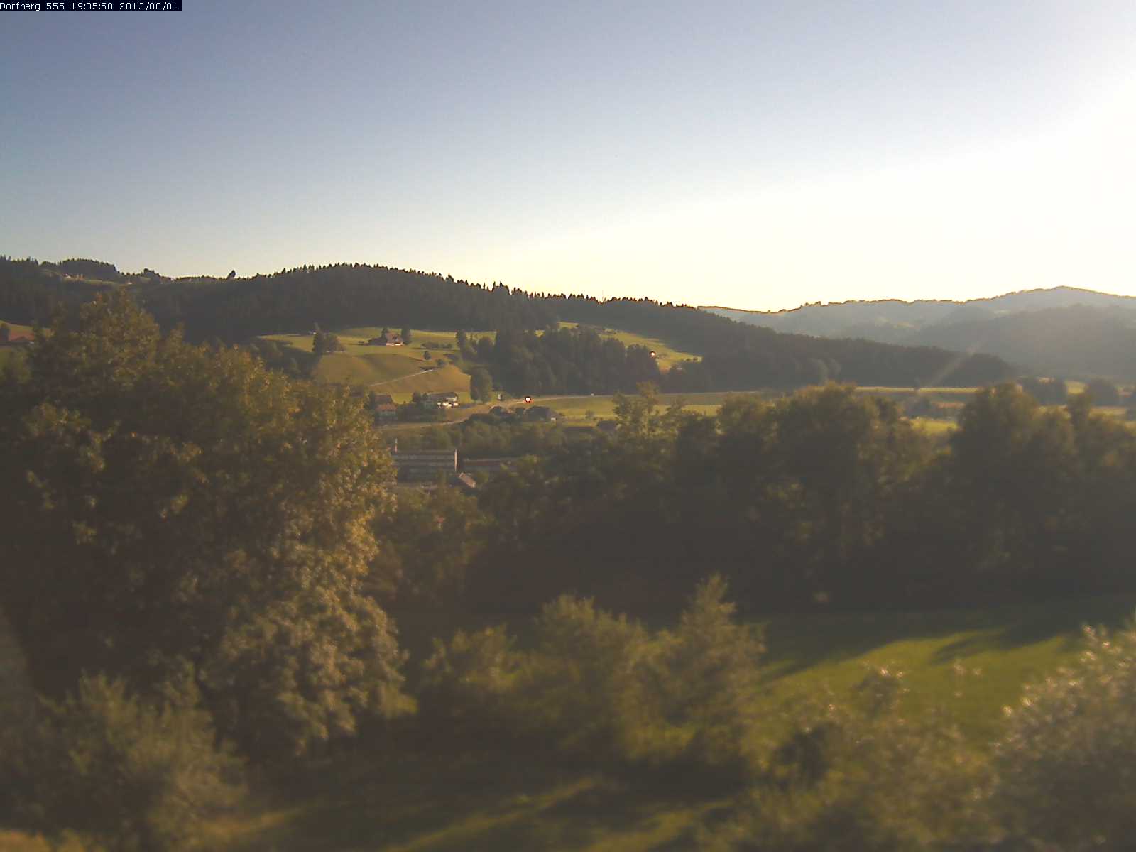 Webcam-Bild: Aussicht vom Dorfberg in Langnau 20130801-190600