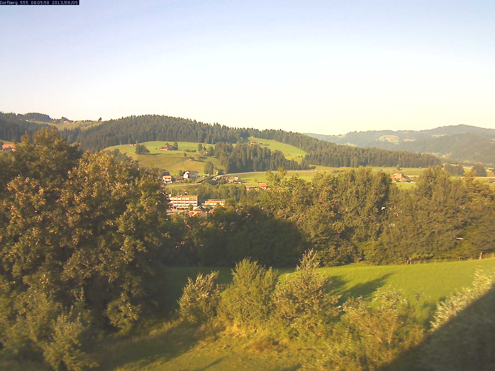 Webcam-Bild: Aussicht vom Dorfberg in Langnau 20130805-080600