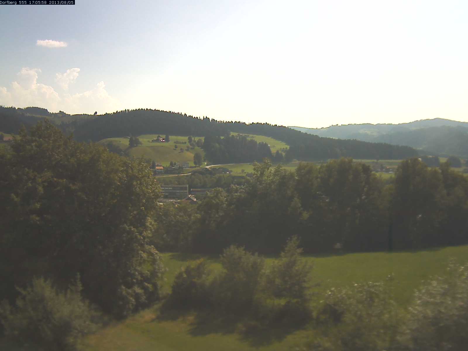Webcam-Bild: Aussicht vom Dorfberg in Langnau 20130805-170600