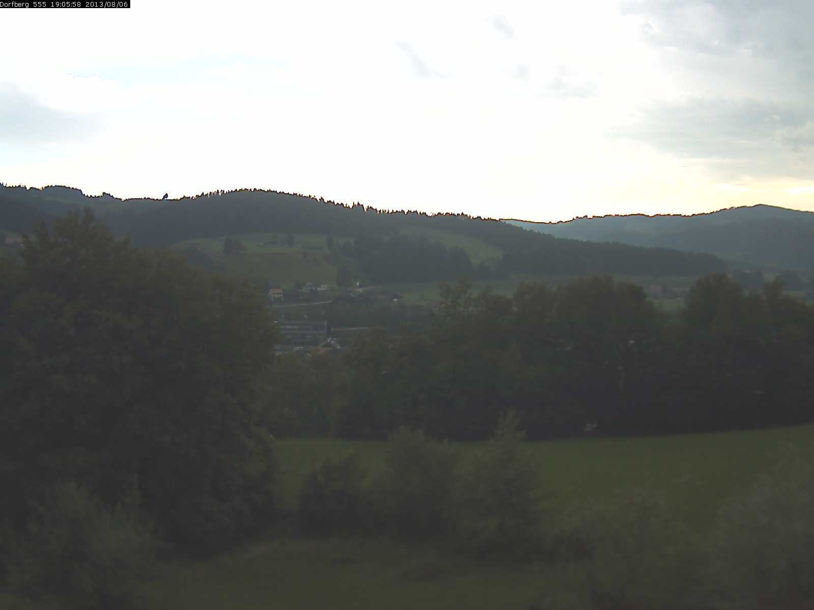 Webcam-Bild: Aussicht vom Dorfberg in Langnau 20130806-190600