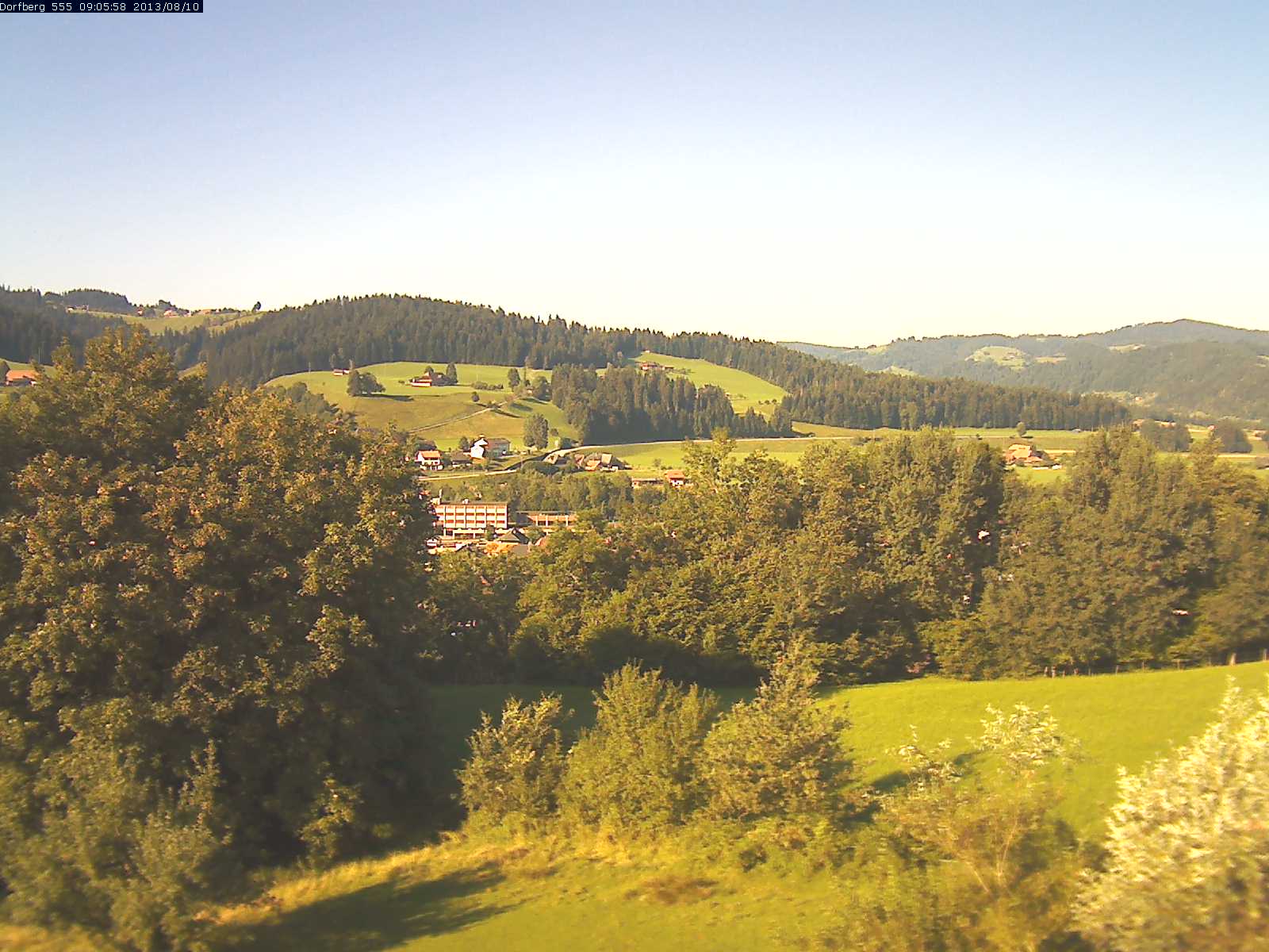 Webcam-Bild: Aussicht vom Dorfberg in Langnau 20130810-090600