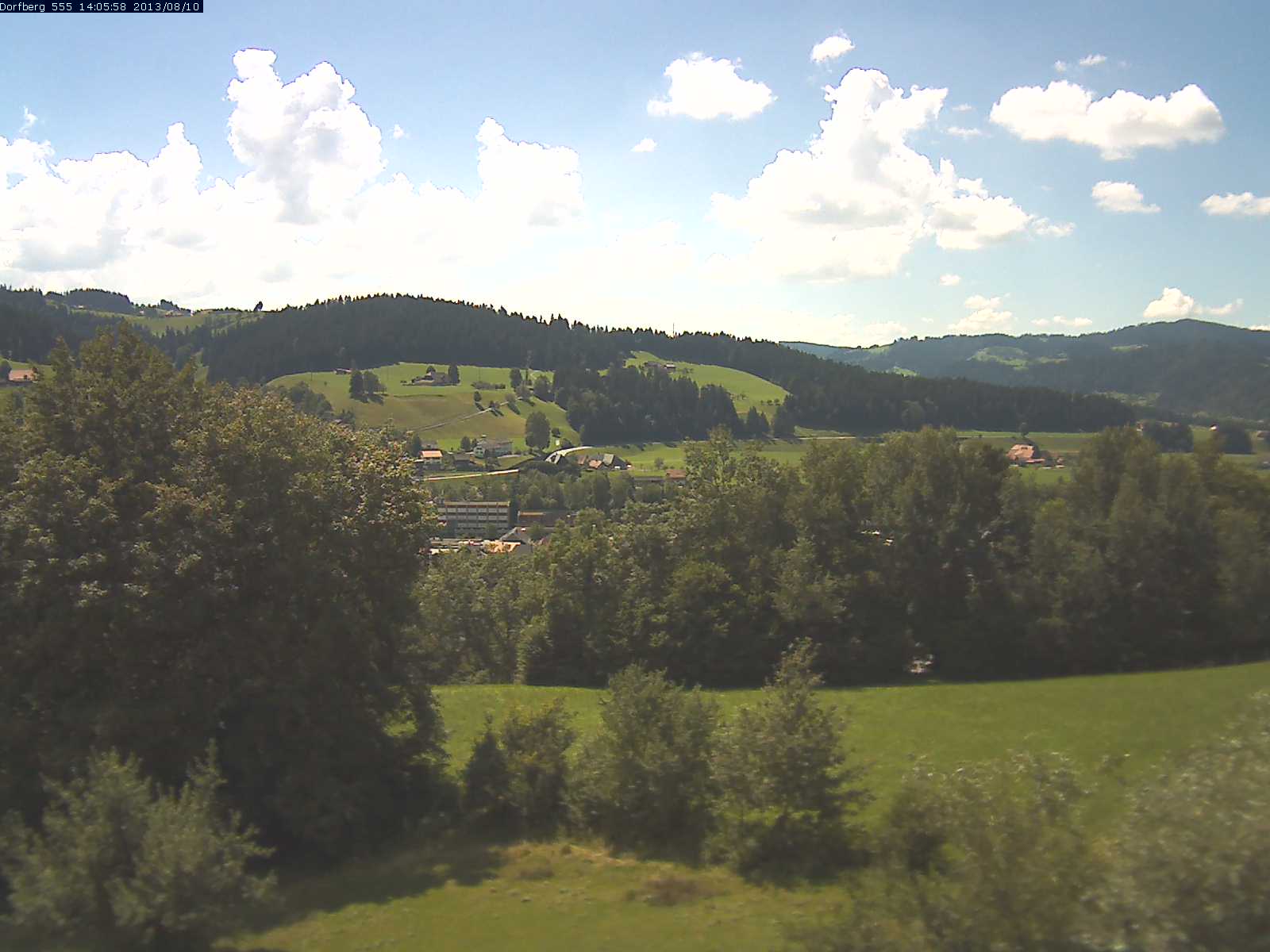 Webcam-Bild: Aussicht vom Dorfberg in Langnau 20130810-140600