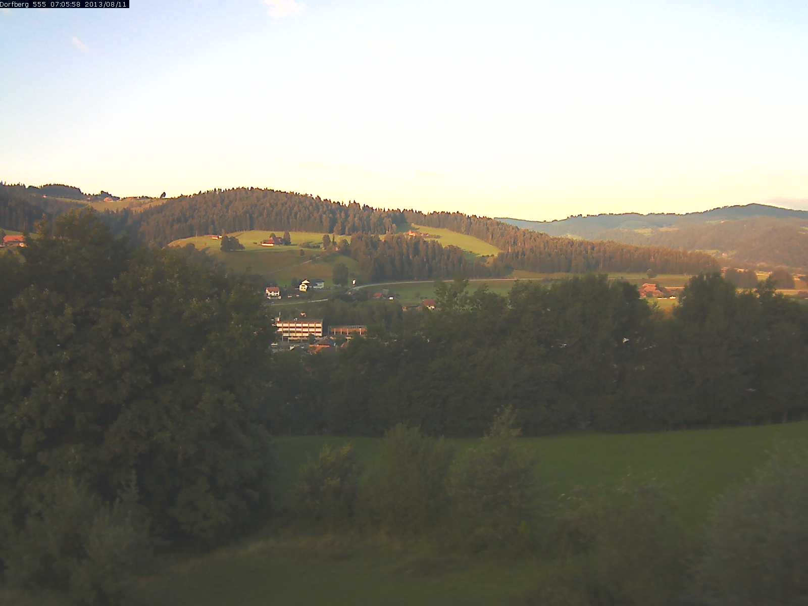 Webcam-Bild: Aussicht vom Dorfberg in Langnau 20130811-070600
