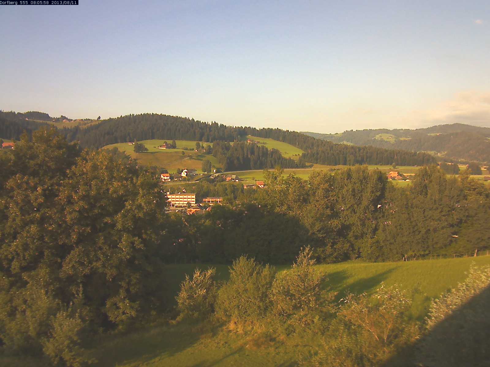 Webcam-Bild: Aussicht vom Dorfberg in Langnau 20130811-080600