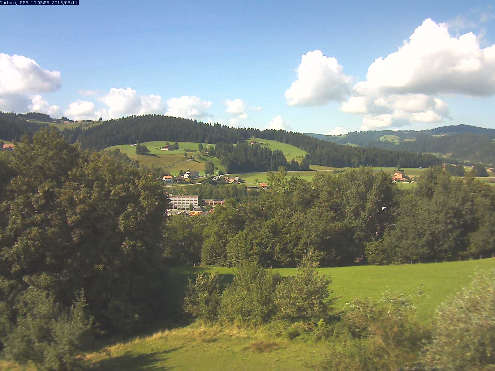 Webcam-Bild: Aussicht vom Dorfberg in Langnau 20130811-100600
