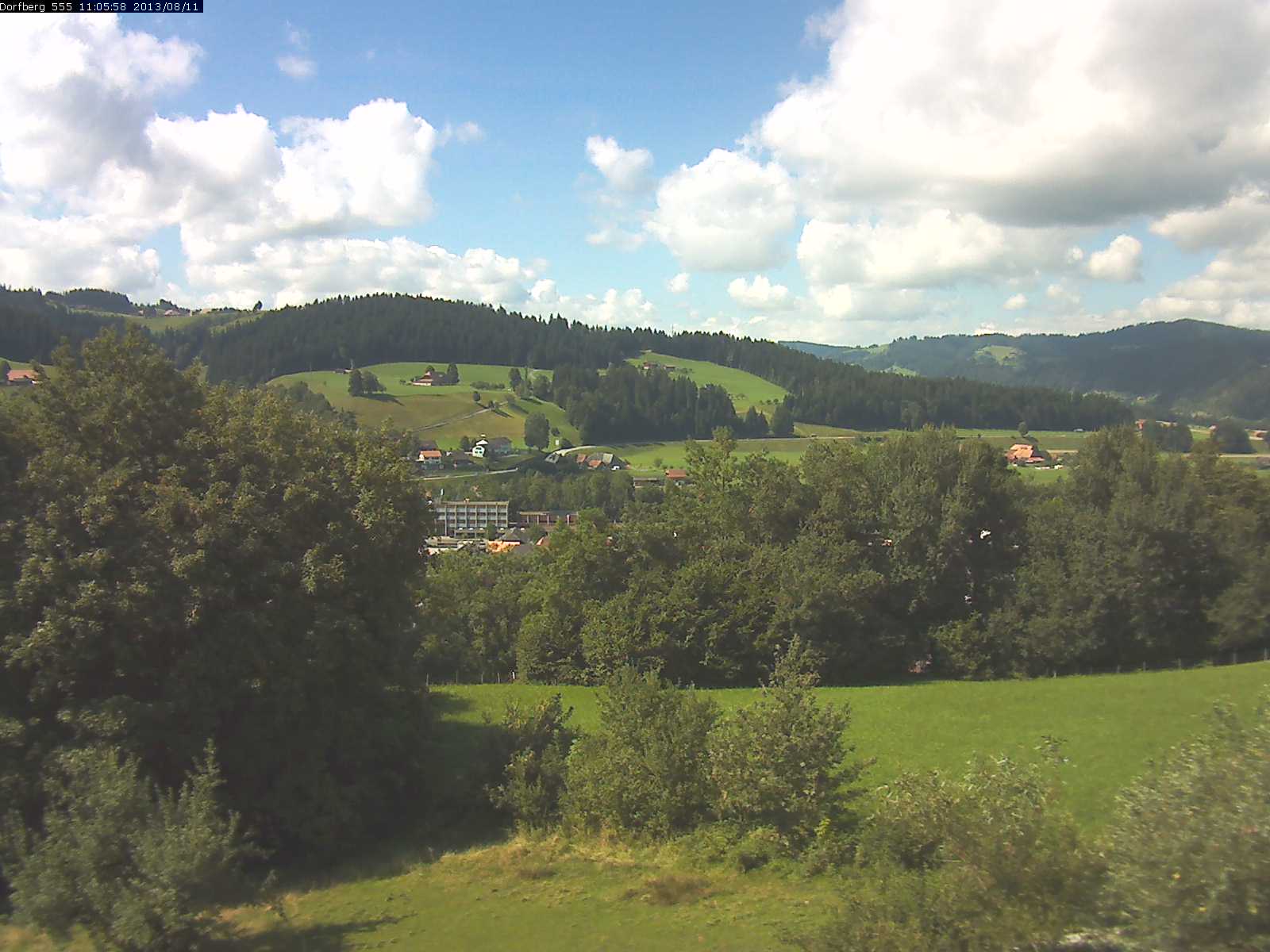Webcam-Bild: Aussicht vom Dorfberg in Langnau 20130811-110600