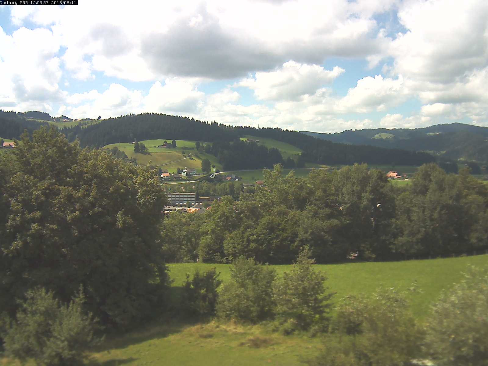 Webcam-Bild: Aussicht vom Dorfberg in Langnau 20130811-120600