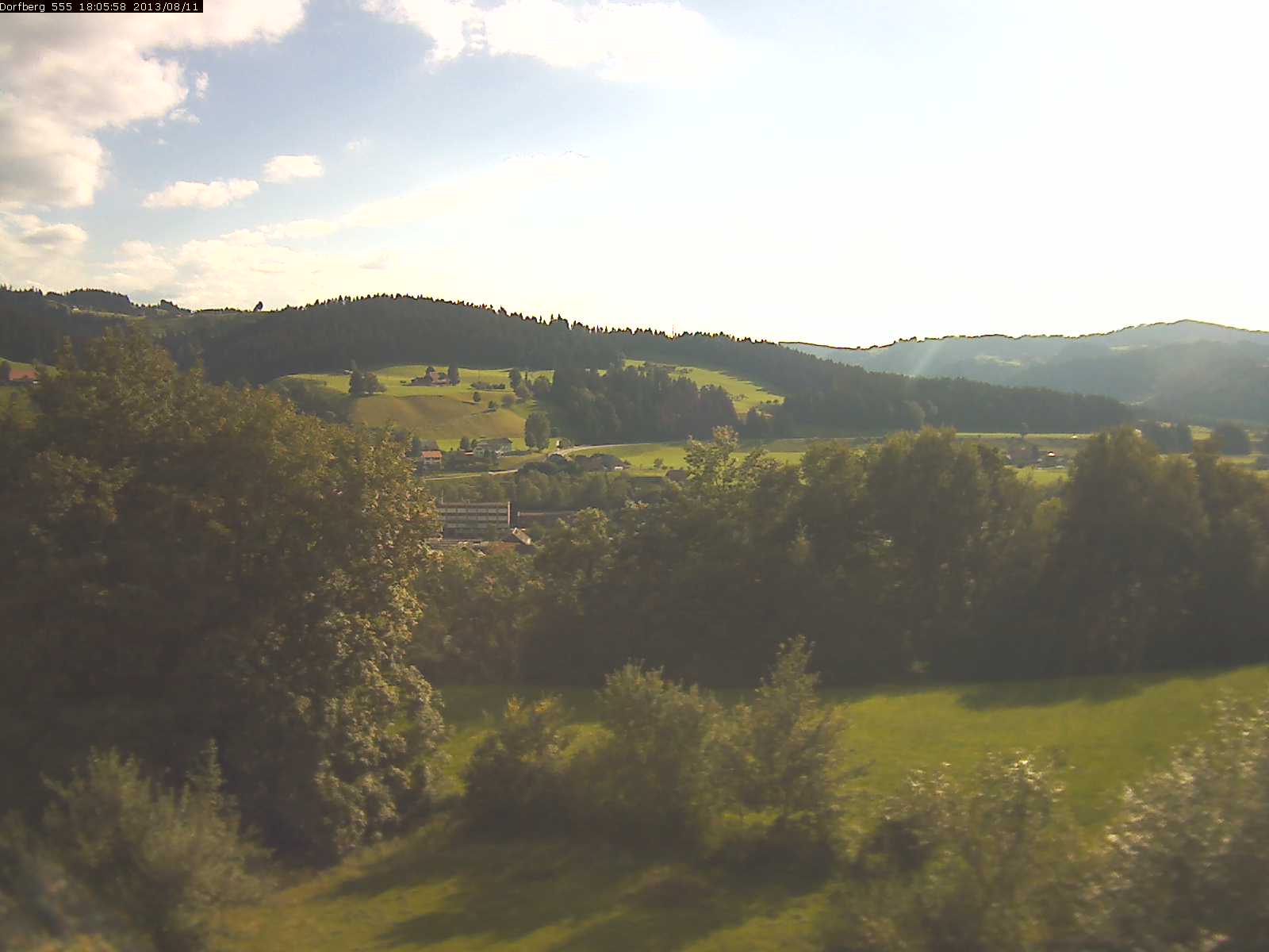 Webcam-Bild: Aussicht vom Dorfberg in Langnau 20130811-180600
