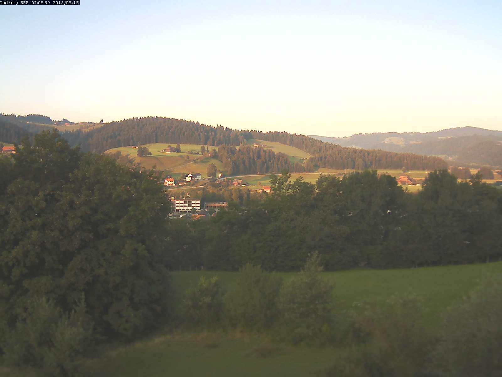 Webcam-Bild: Aussicht vom Dorfberg in Langnau 20130815-070600