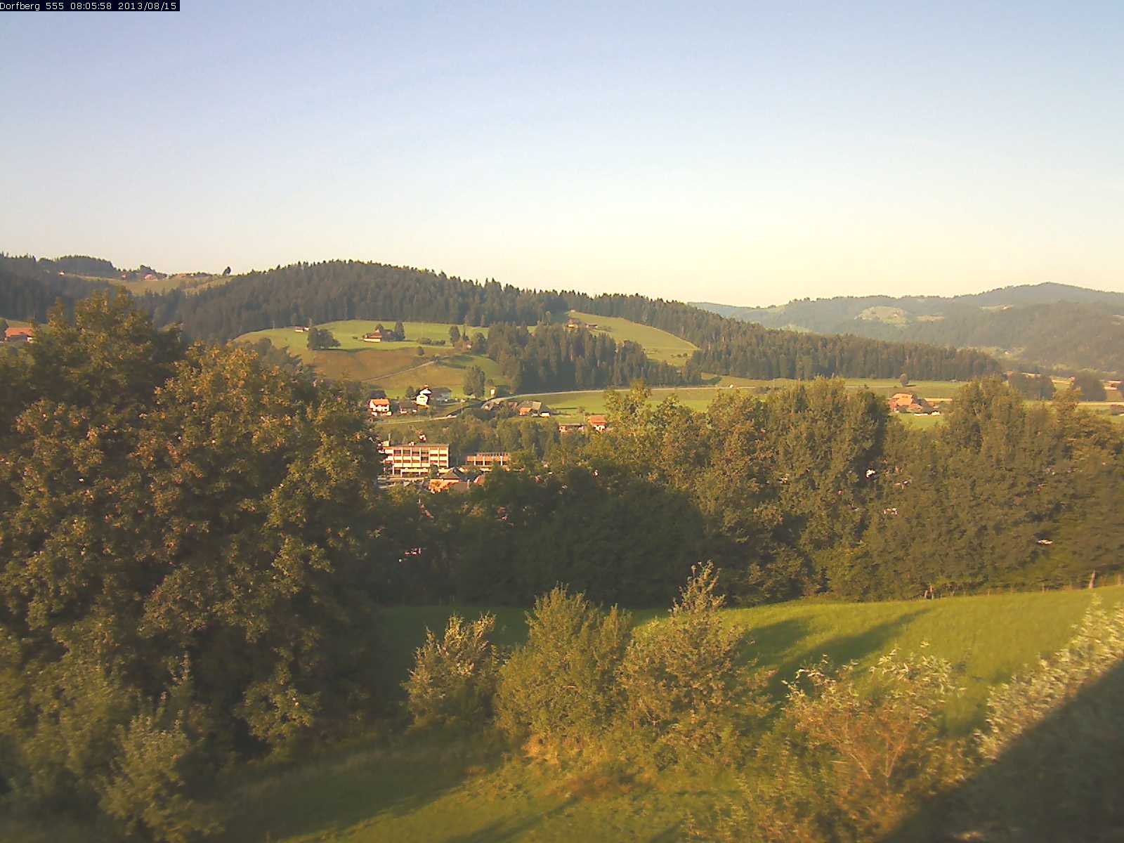 Webcam-Bild: Aussicht vom Dorfberg in Langnau 20130815-080600