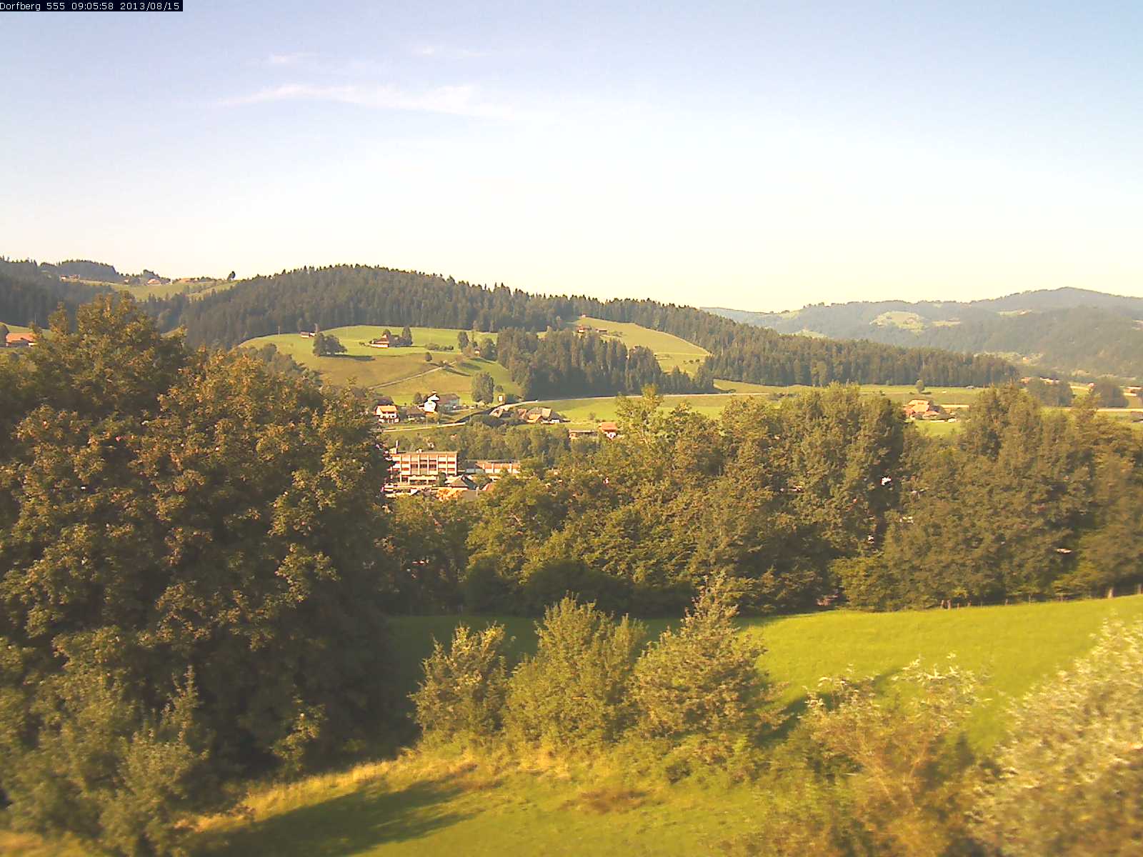 Webcam-Bild: Aussicht vom Dorfberg in Langnau 20130815-090600