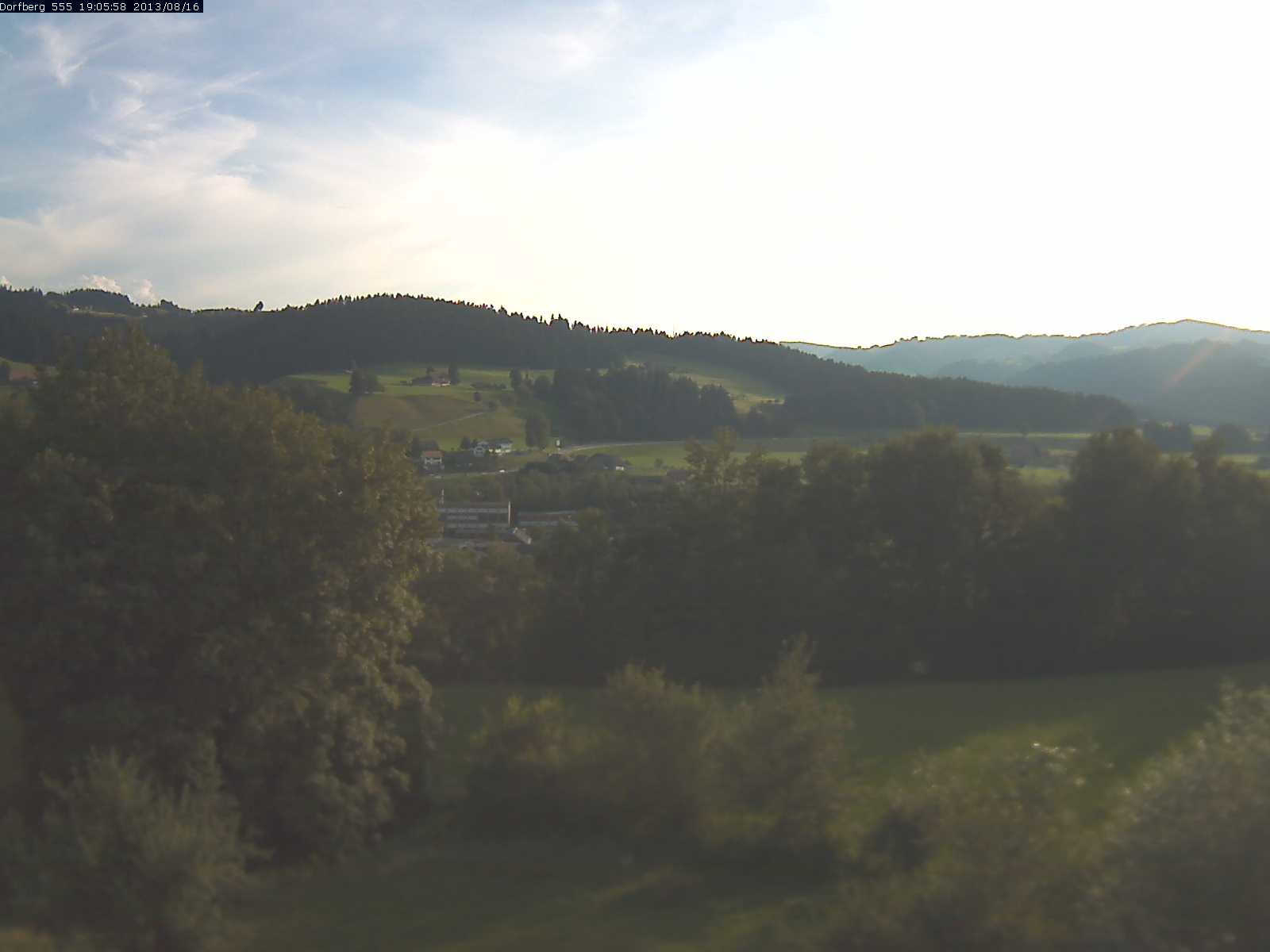 Webcam-Bild: Aussicht vom Dorfberg in Langnau 20130816-190600