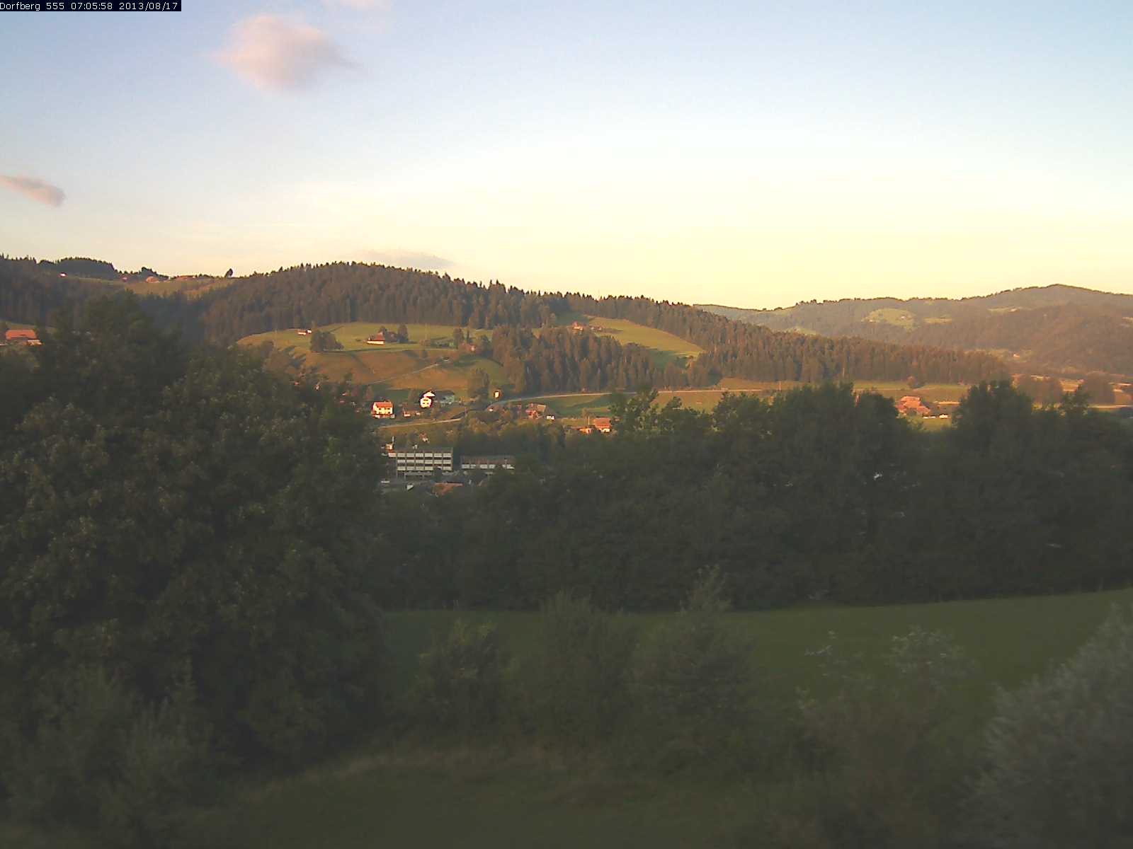 Webcam-Bild: Aussicht vom Dorfberg in Langnau 20130817-070600