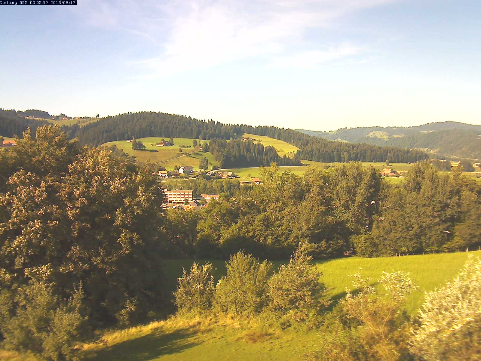 Webcam-Bild: Aussicht vom Dorfberg in Langnau 20130817-090600