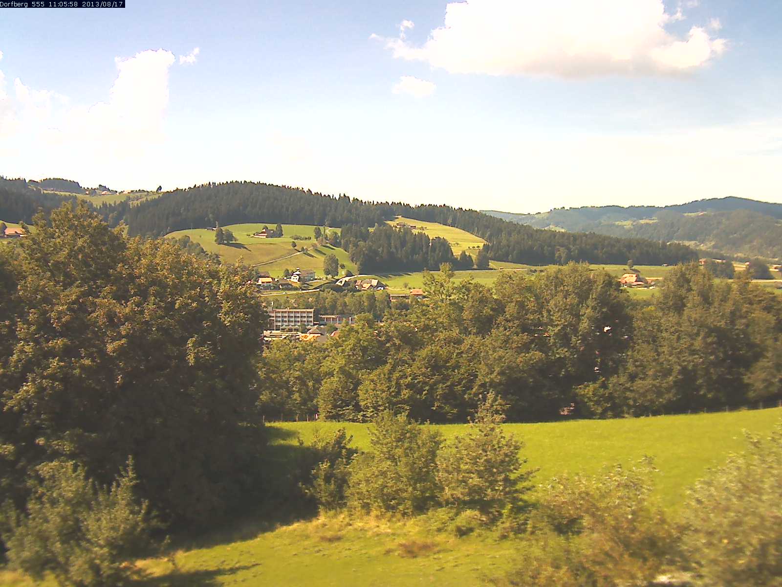 Webcam-Bild: Aussicht vom Dorfberg in Langnau 20130817-110600