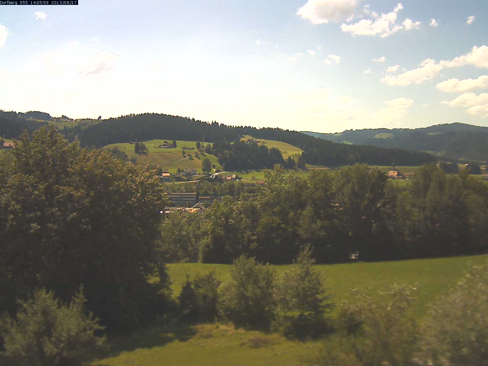 Webcam-Bild: Aussicht vom Dorfberg in Langnau 20130817-140600