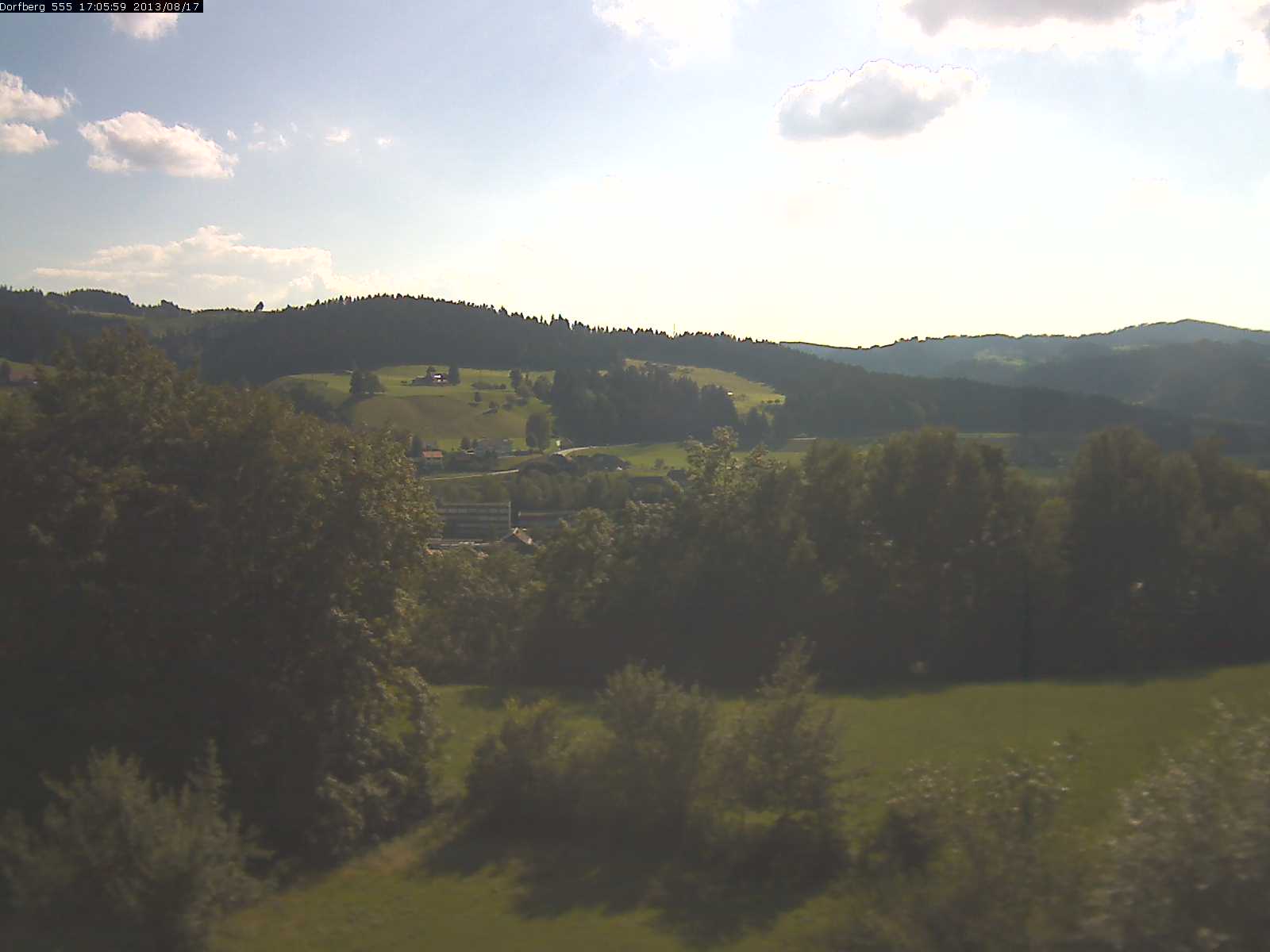 Webcam-Bild: Aussicht vom Dorfberg in Langnau 20130817-170600