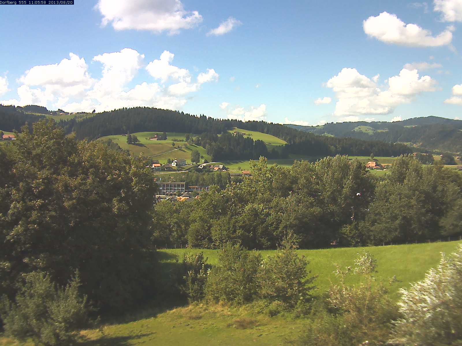 Webcam-Bild: Aussicht vom Dorfberg in Langnau 20130820-110600