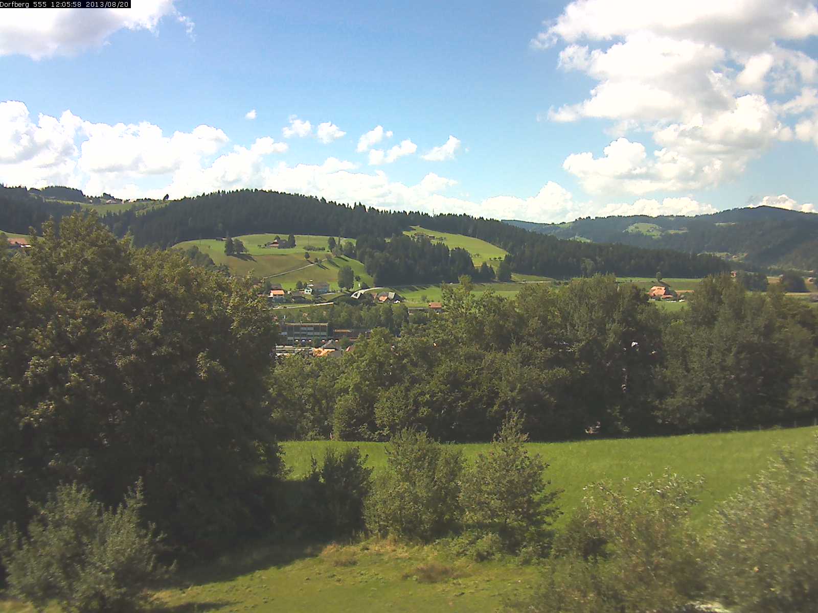 Webcam-Bild: Aussicht vom Dorfberg in Langnau 20130820-120600