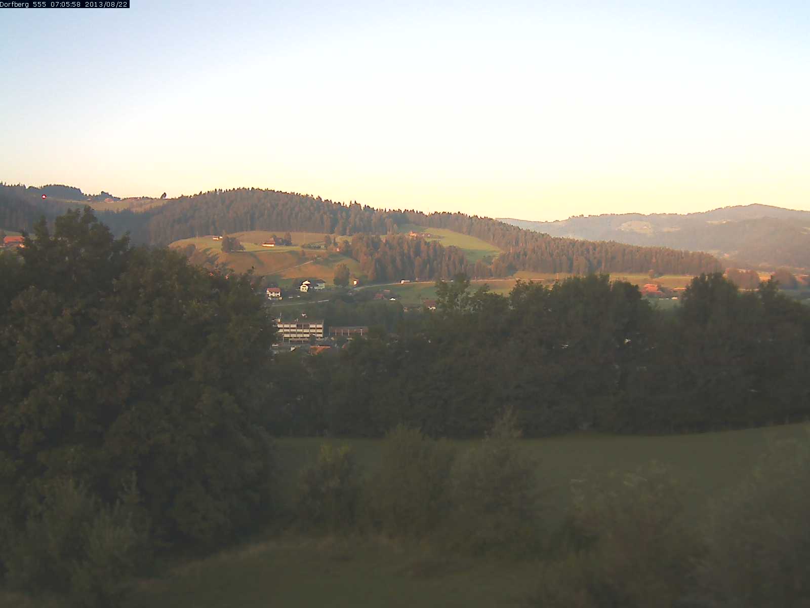 Webcam-Bild: Aussicht vom Dorfberg in Langnau 20130822-070600