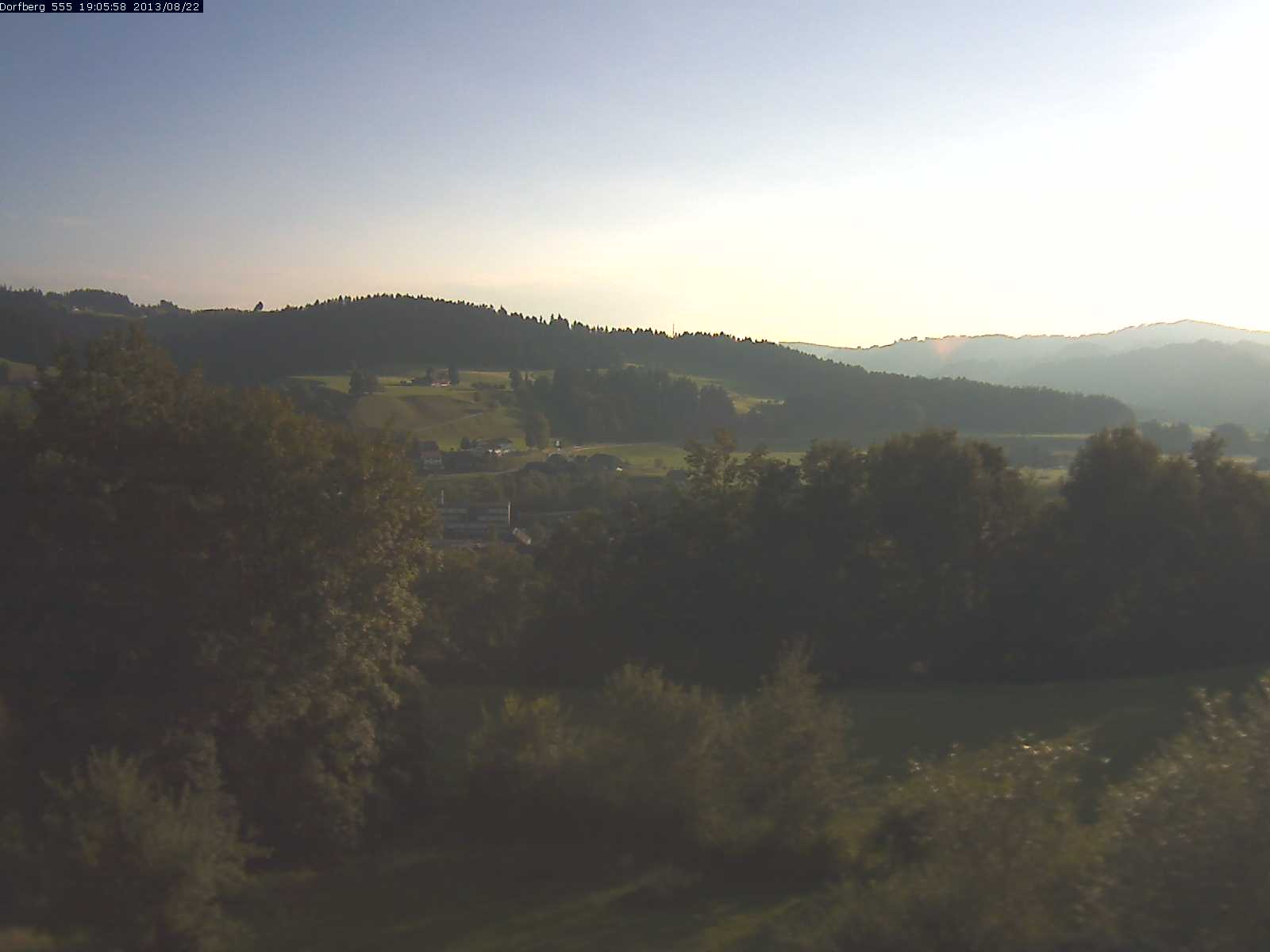 Webcam-Bild: Aussicht vom Dorfberg in Langnau 20130822-190600