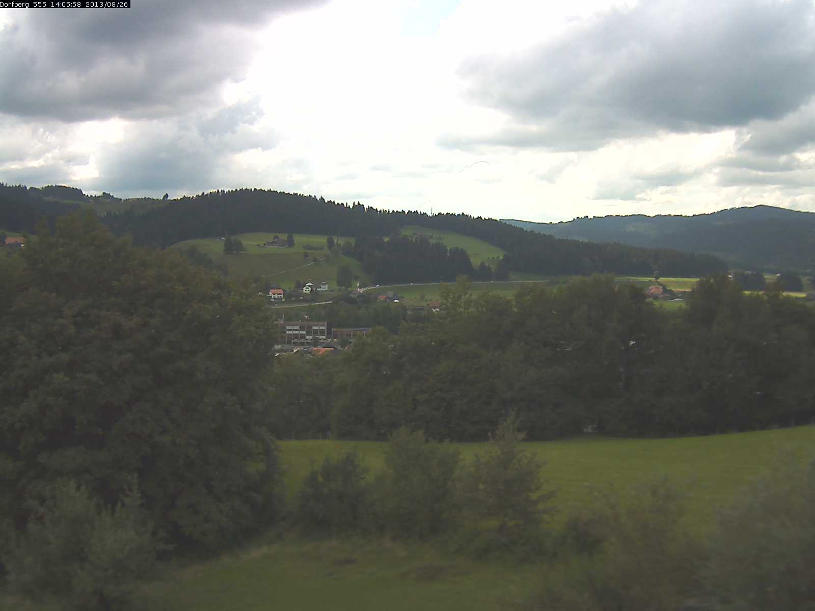 Webcam-Bild: Aussicht vom Dorfberg in Langnau 20130826-140600