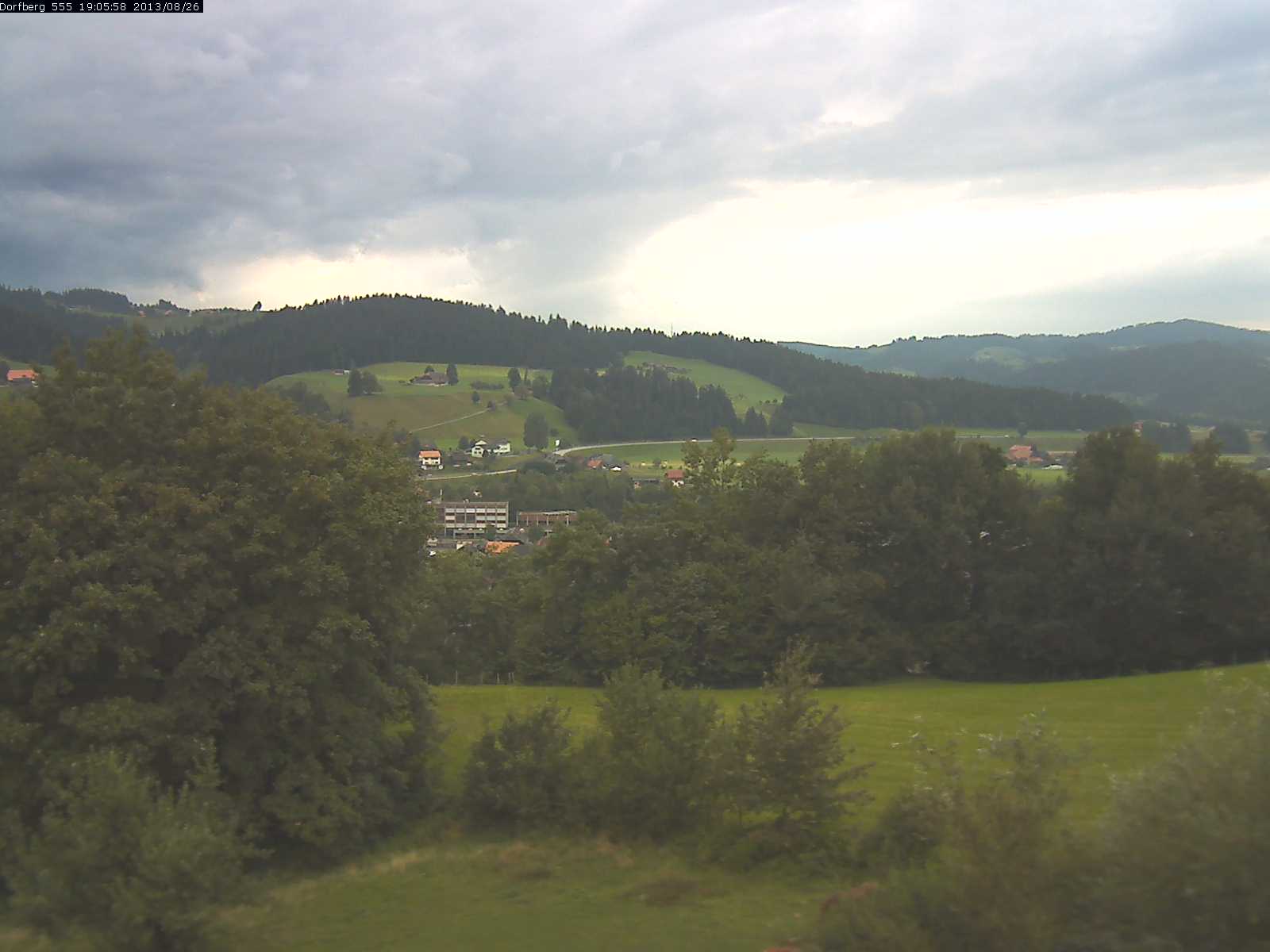 Webcam-Bild: Aussicht vom Dorfberg in Langnau 20130826-190600