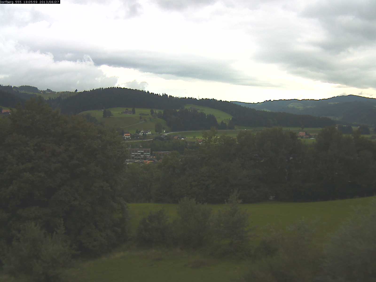 Webcam-Bild: Aussicht vom Dorfberg in Langnau 20130827-180600