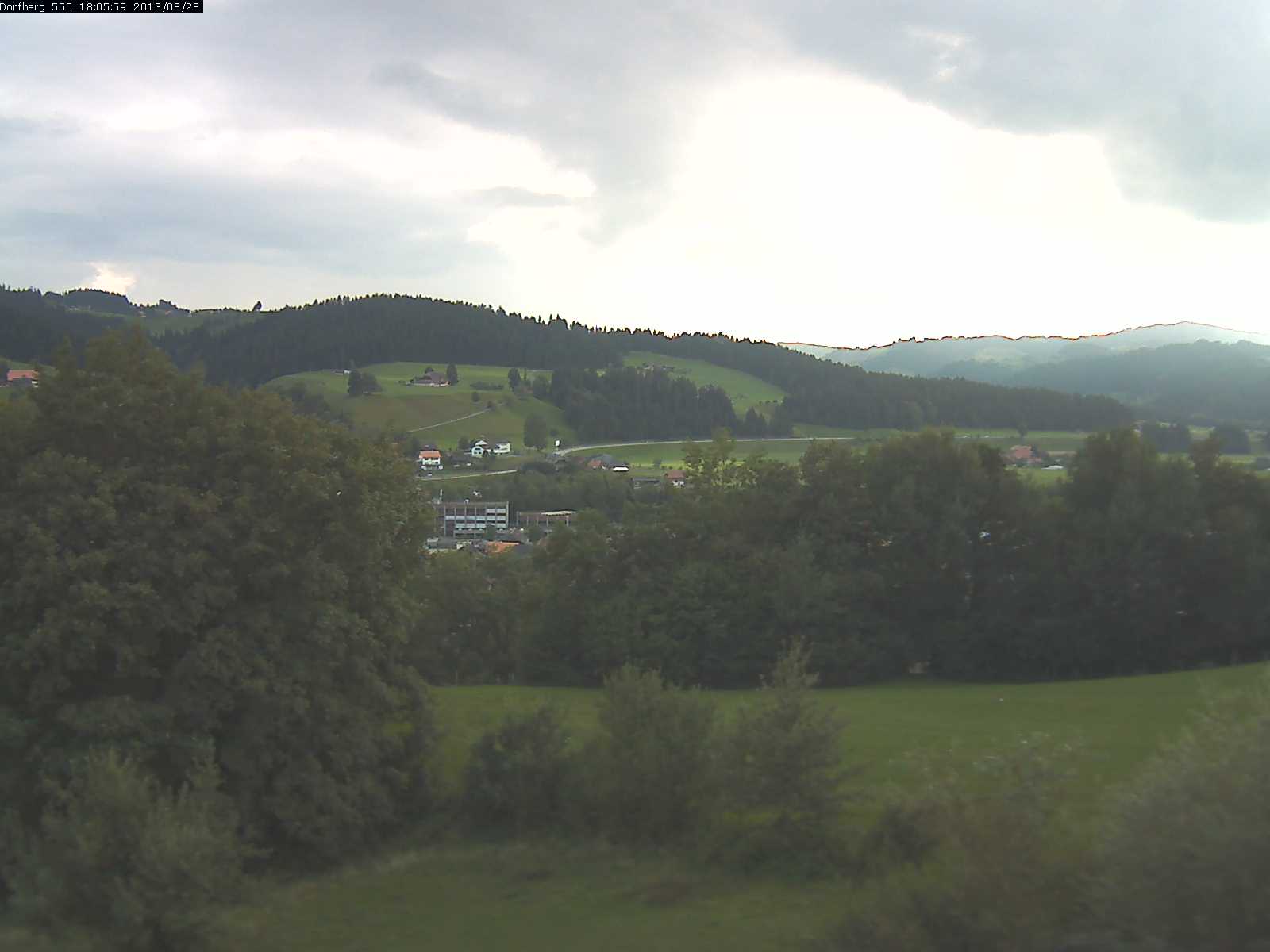 Webcam-Bild: Aussicht vom Dorfberg in Langnau 20130828-180600
